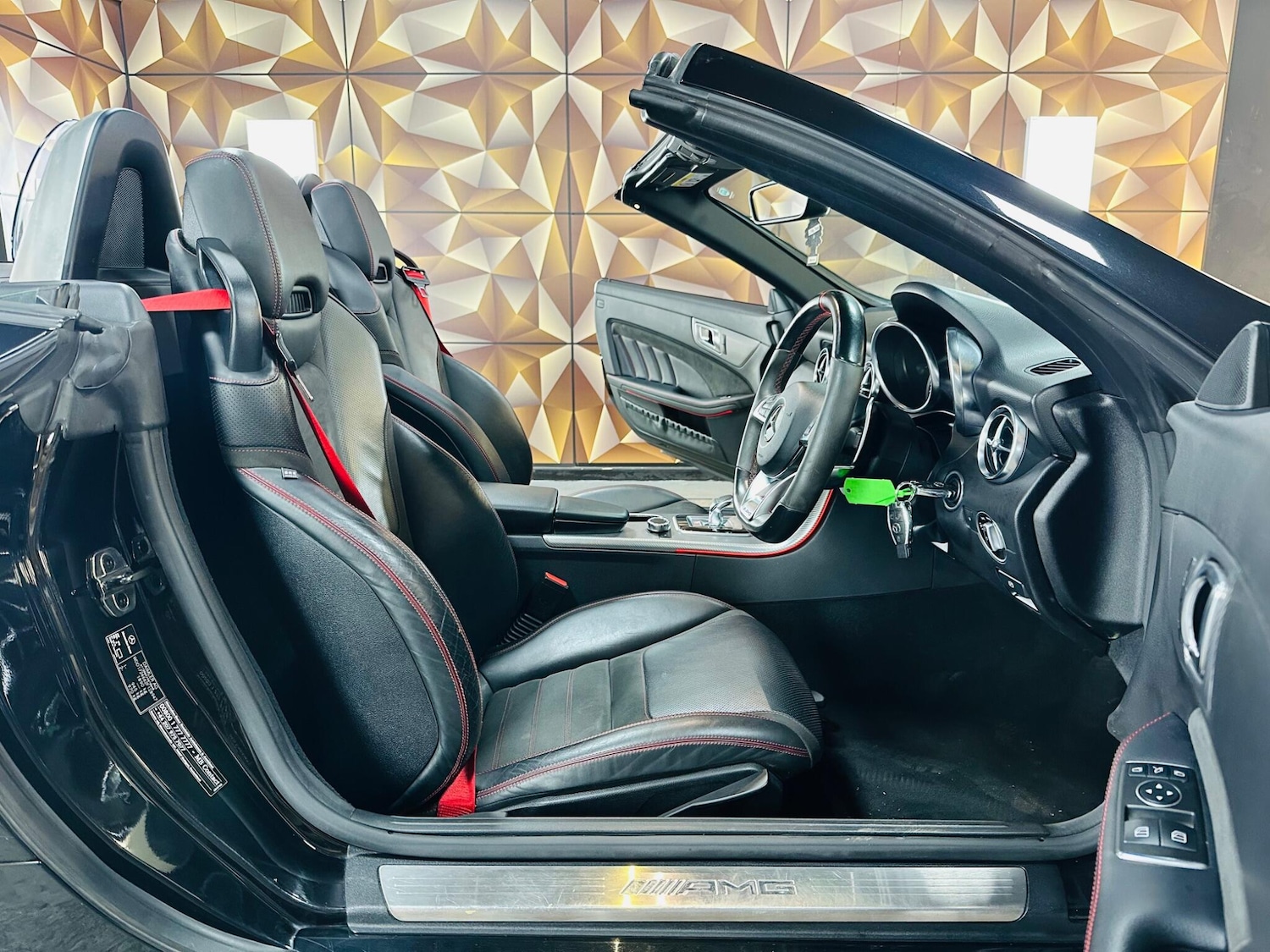 Used Mercedes-Benz SLC 2016 for sale - 76388298: Photo 14