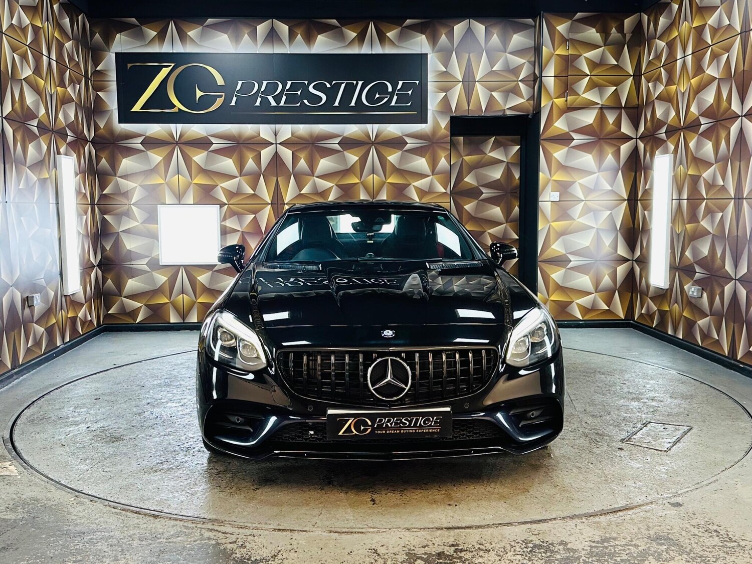 Used Mercedes-Benz SLC 2016 for sale - 76388298: Photo 3