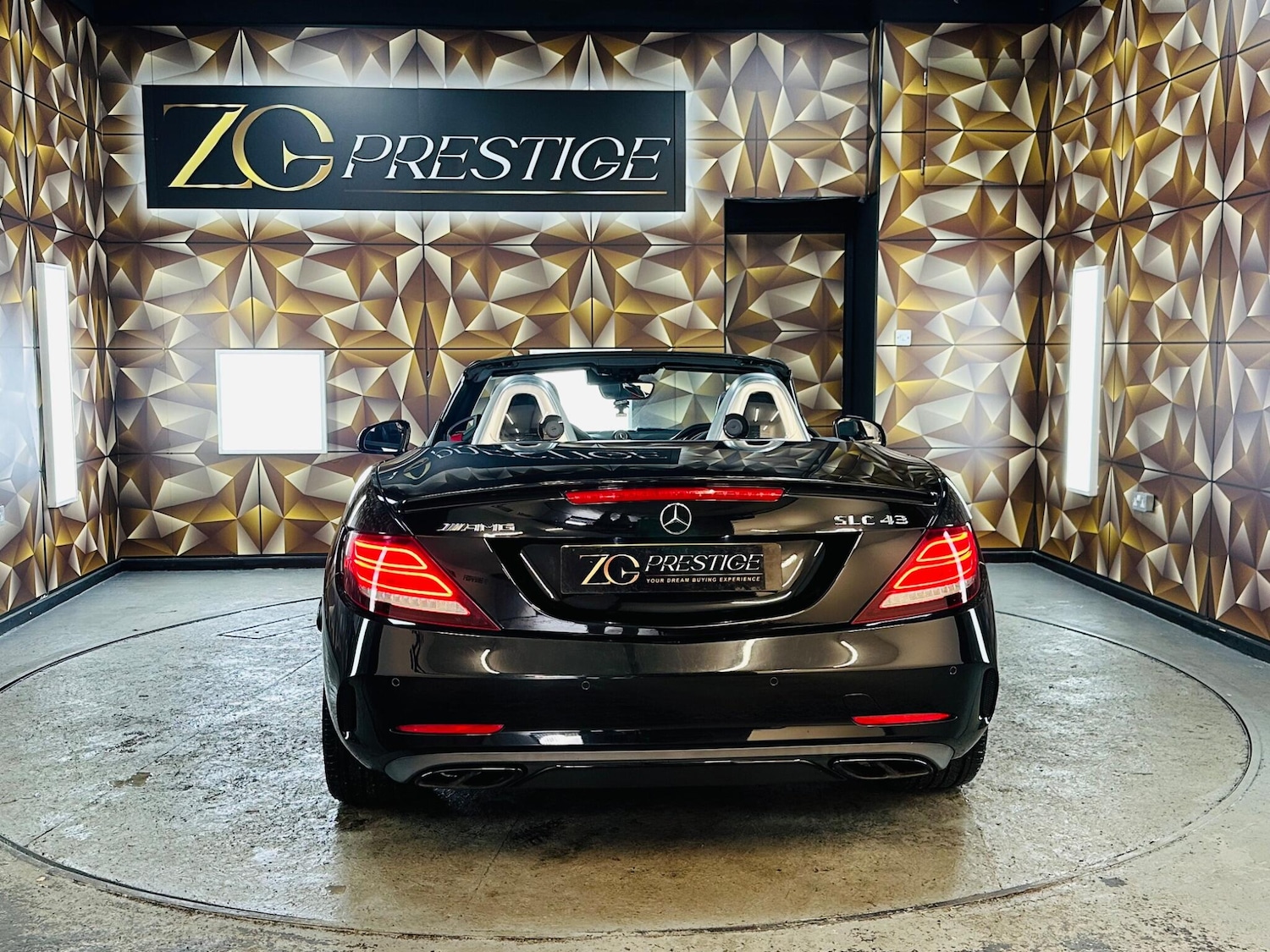 Used Mercedes-Benz SLC 2016 for sale - 76388298: Photo 5