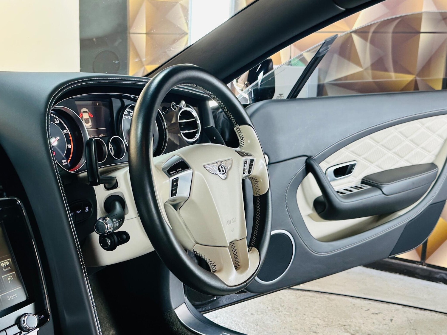 Used Bentley Continental 2015 for sale - 76485203: Photo 34