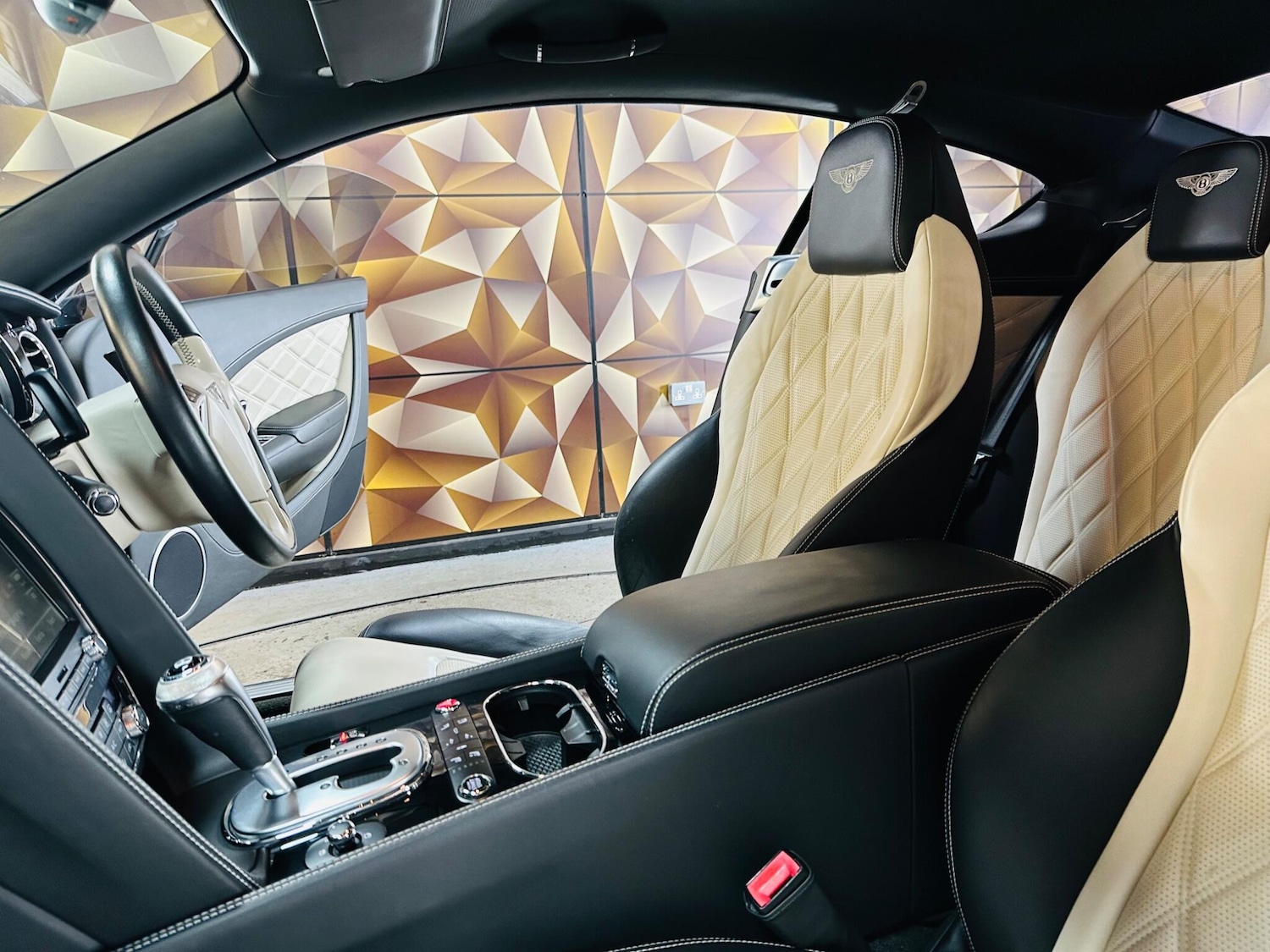 Used Bentley Continental 2015 for sale - 76485203: Photo 4