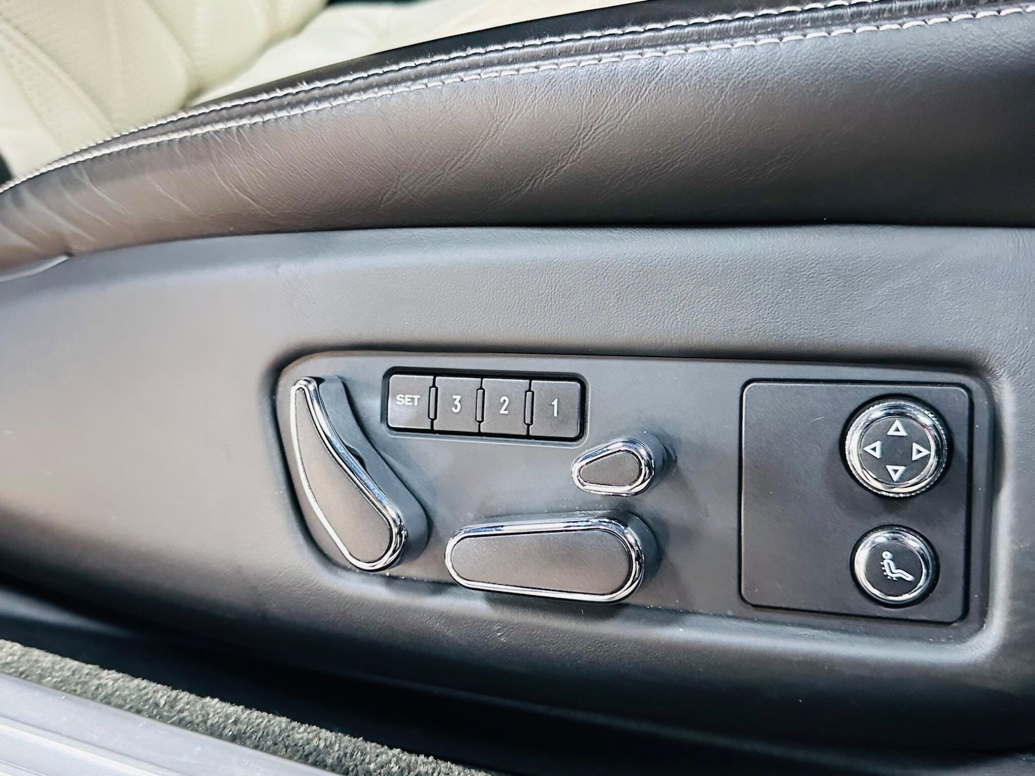 Used Bentley Continental 2015 for sale - 76485203: Photo 63