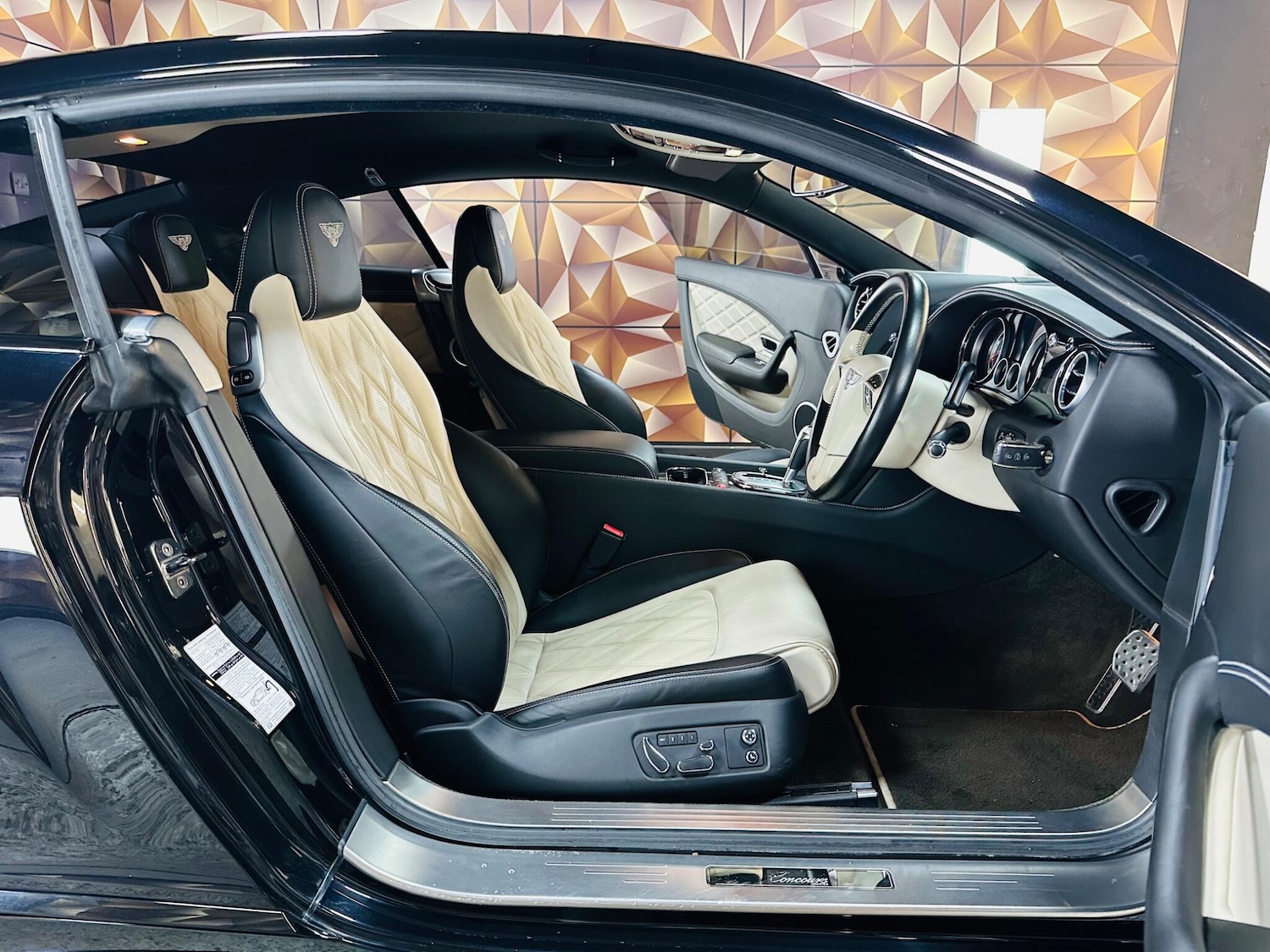 Used Bentley Continental 2015 for sale - 76485203: Photo 67