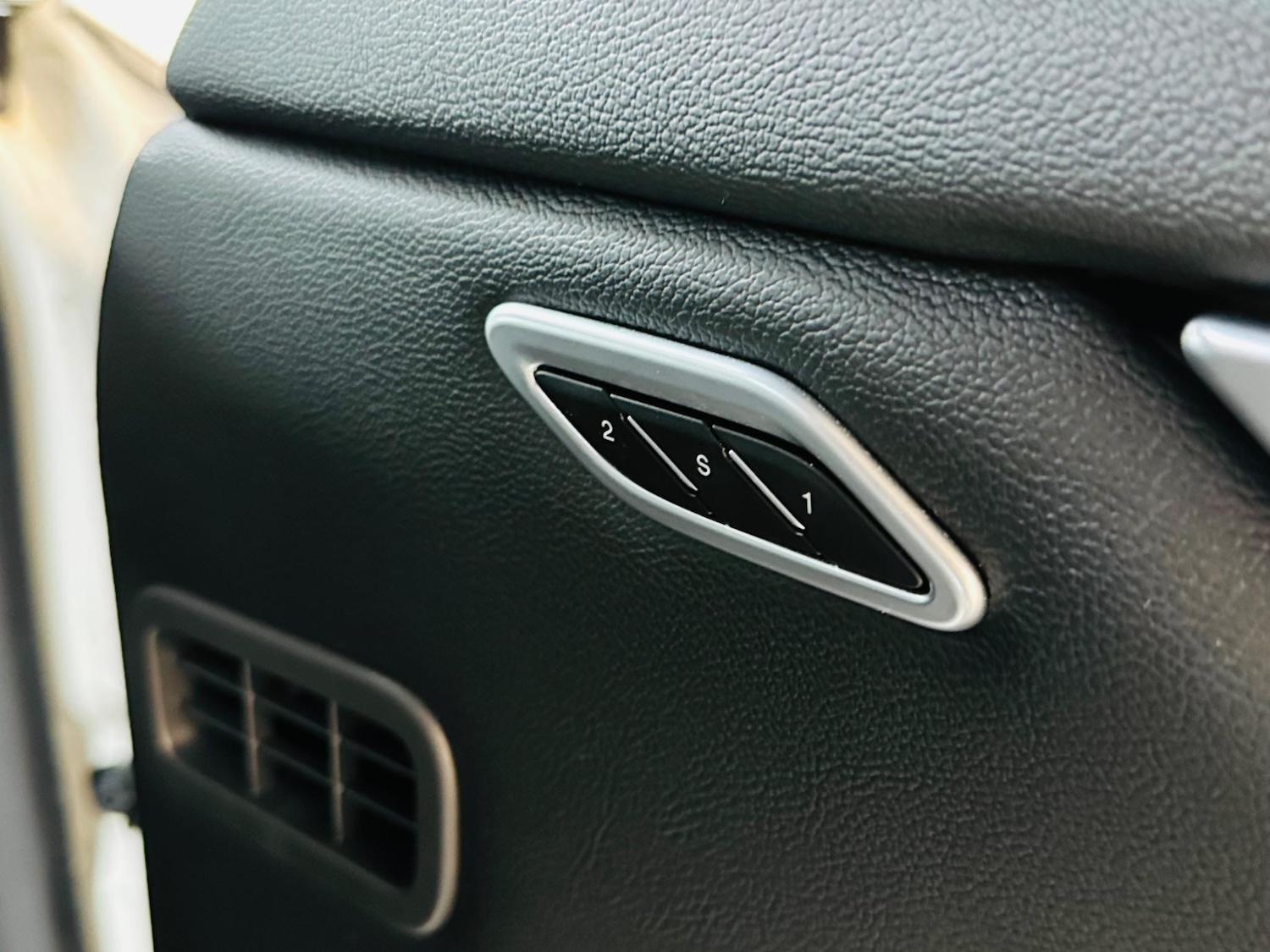 Used Maserati Ghibli 2019 for sale - 77143925: Photo 66