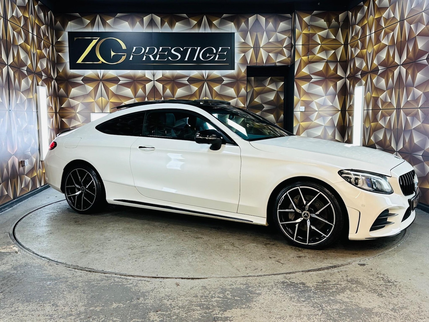 Used Mercedes-Benz C Class 2019 for sale - 76765456: Photo 1