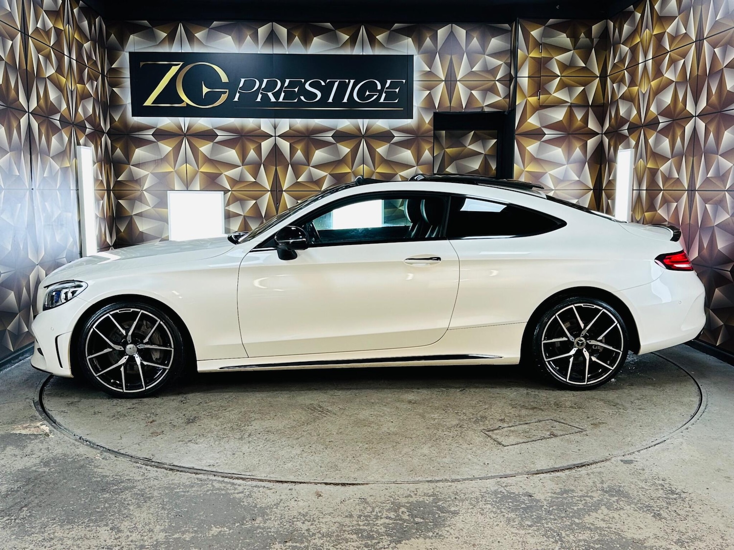 Used Mercedes-Benz C Class 2019 for sale - 76765456: Photo 11