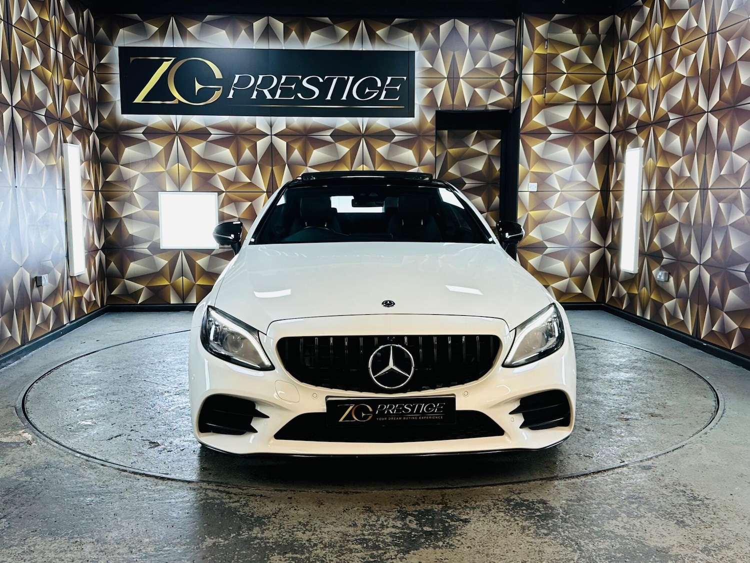 Used Mercedes-Benz C Class 2019 for sale - 76765456: Photo 3