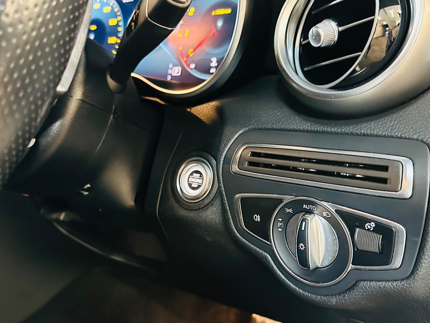 Used Mercedes-Benz C Class 2019 for sale - 76765456: Photo 67