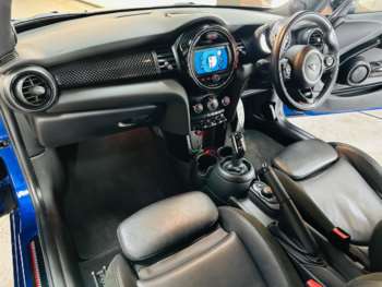 Used MINI Hatch 2019 for sale - 73799367: Photo