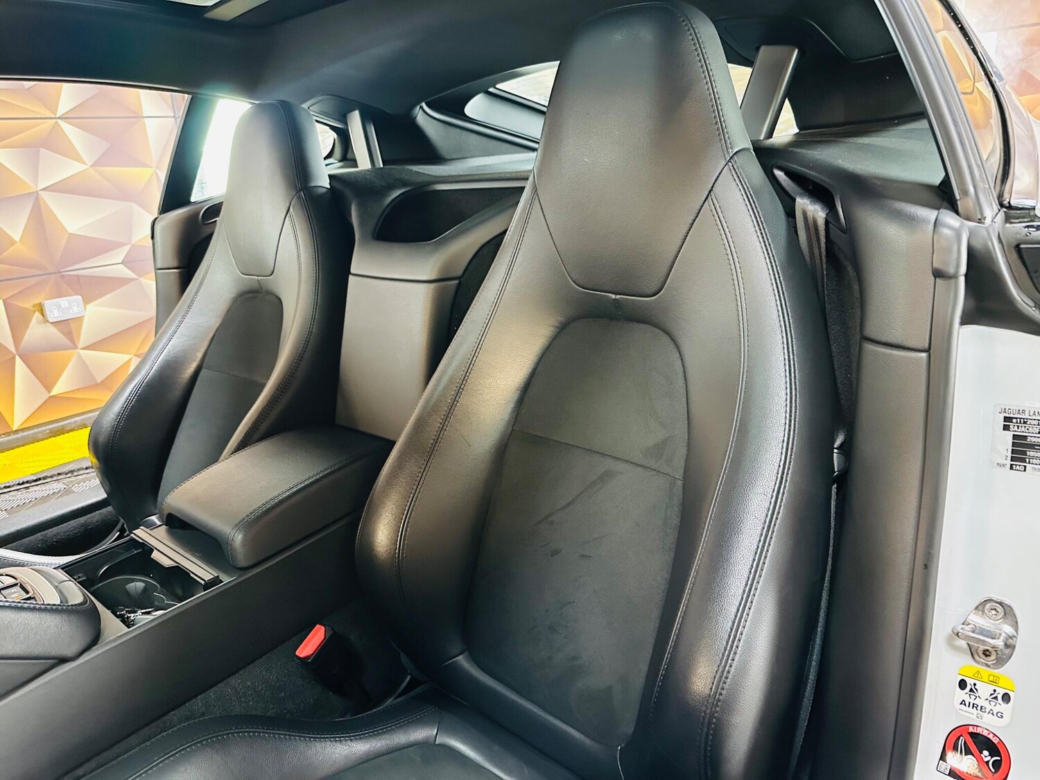 Used Jaguar F-Type 2015 for sale - 77683537: Photo 18