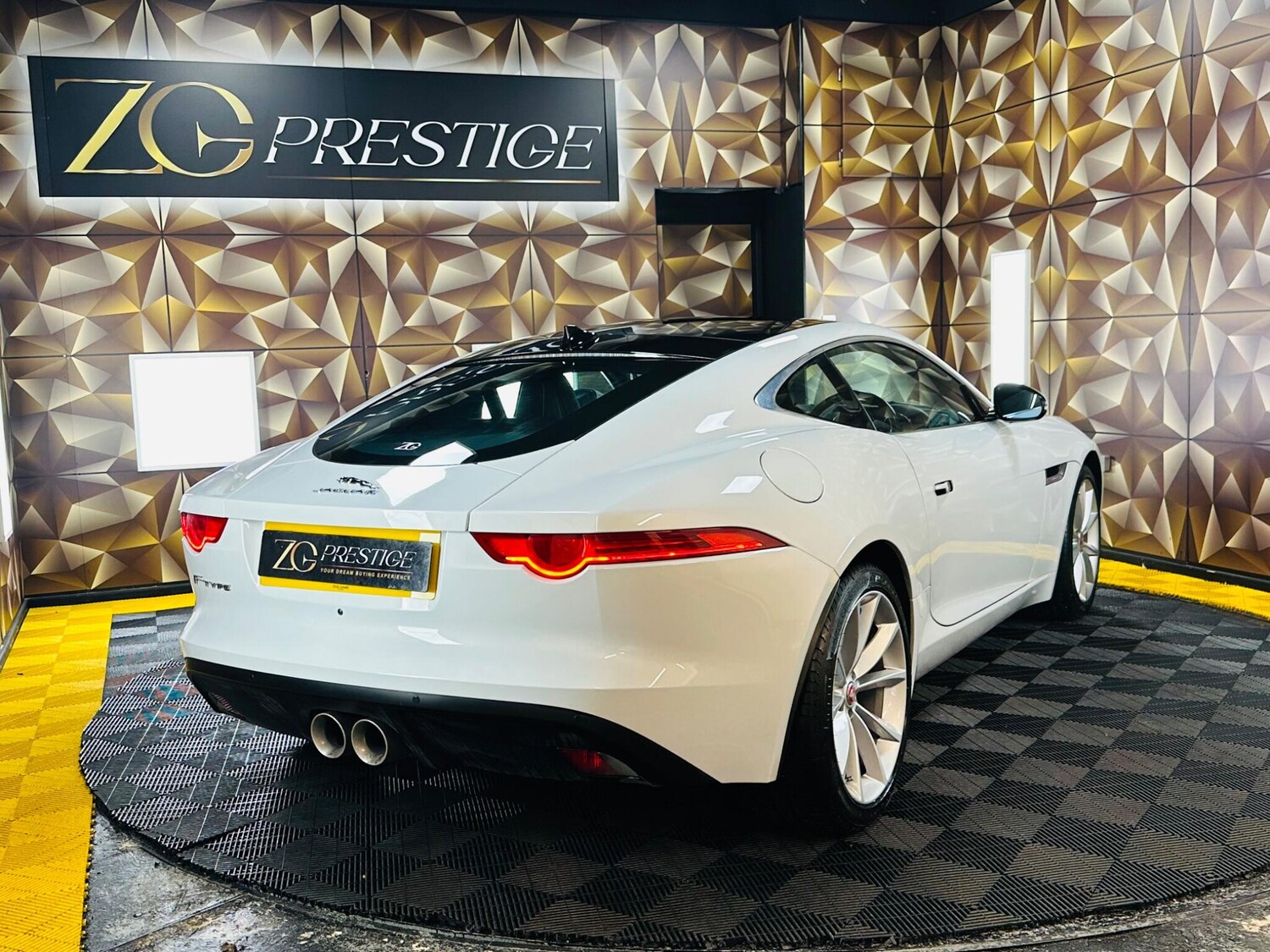 Used Jaguar F-Type 2015 for sale - 77683537: Photo 23