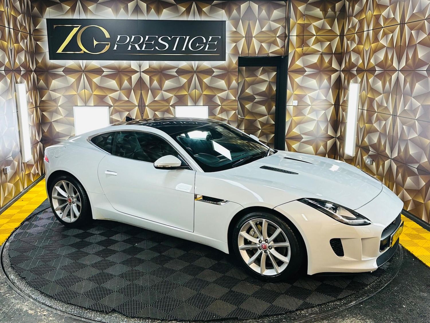 Used Jaguar F-Type 2015 for sale - 77793563: Photo 13