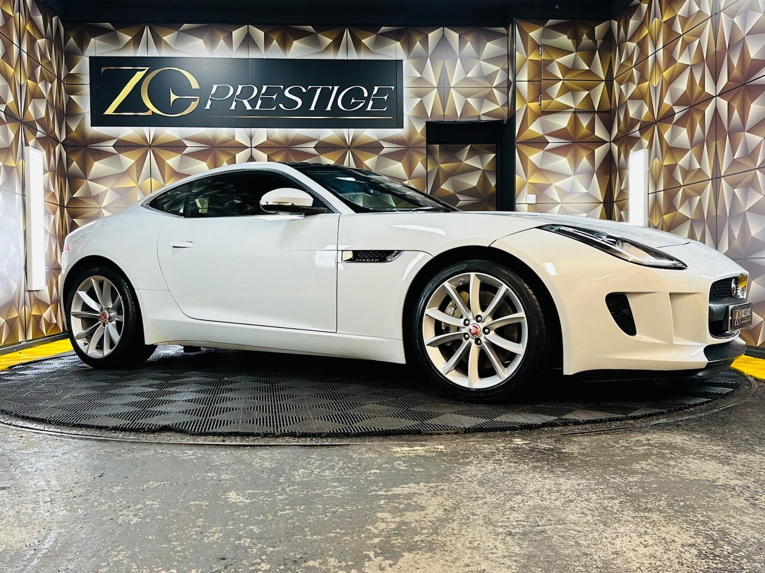 Used Jaguar F-Type 2015 for sale - 77793563: Photo 17