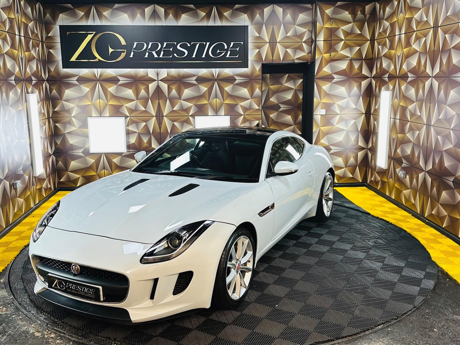 Used Jaguar F-Type 2015 for sale - 77793563: Photo 19