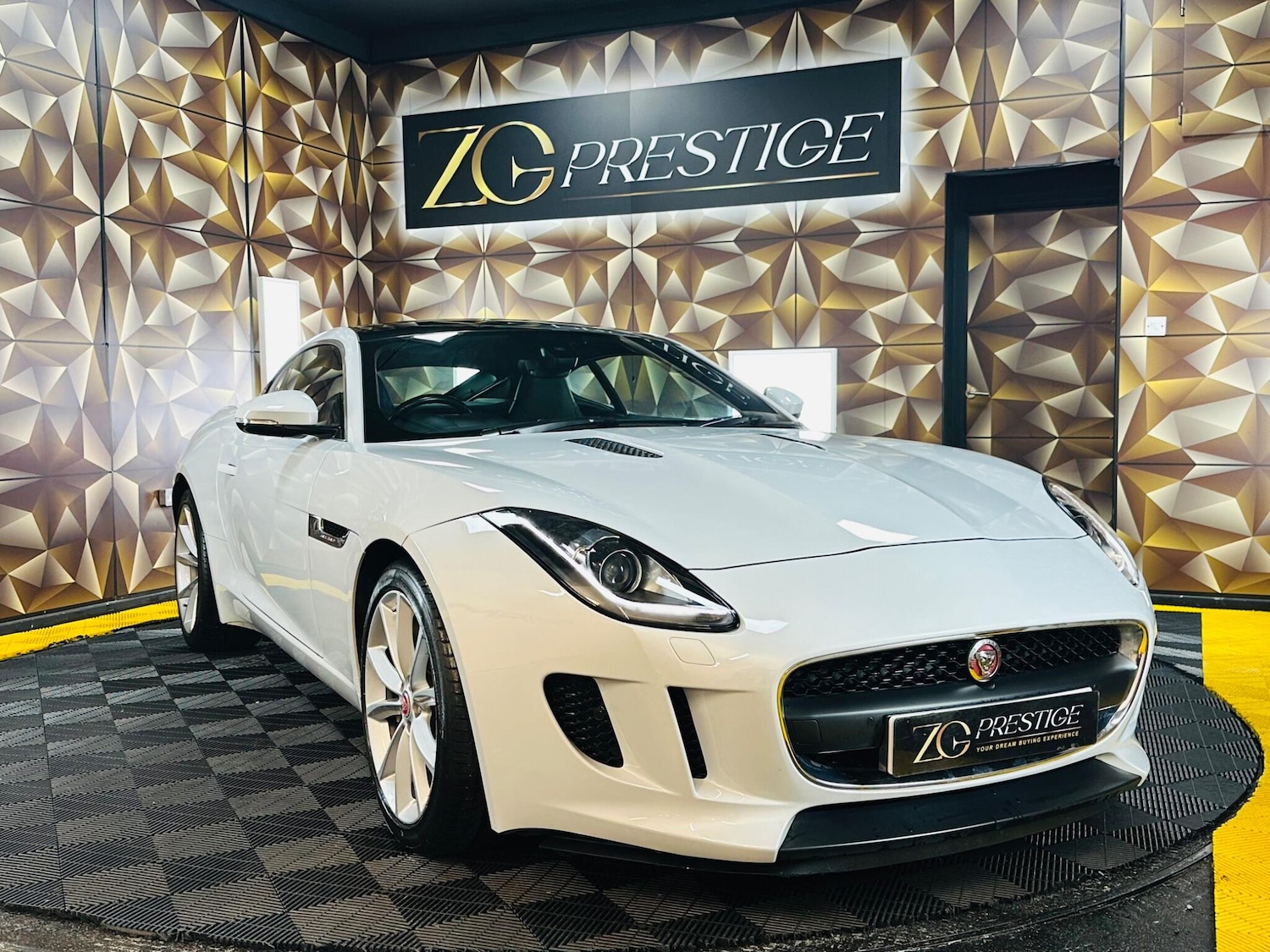 Used Jaguar F-Type 2015 for sale - 77793563: Photo 37