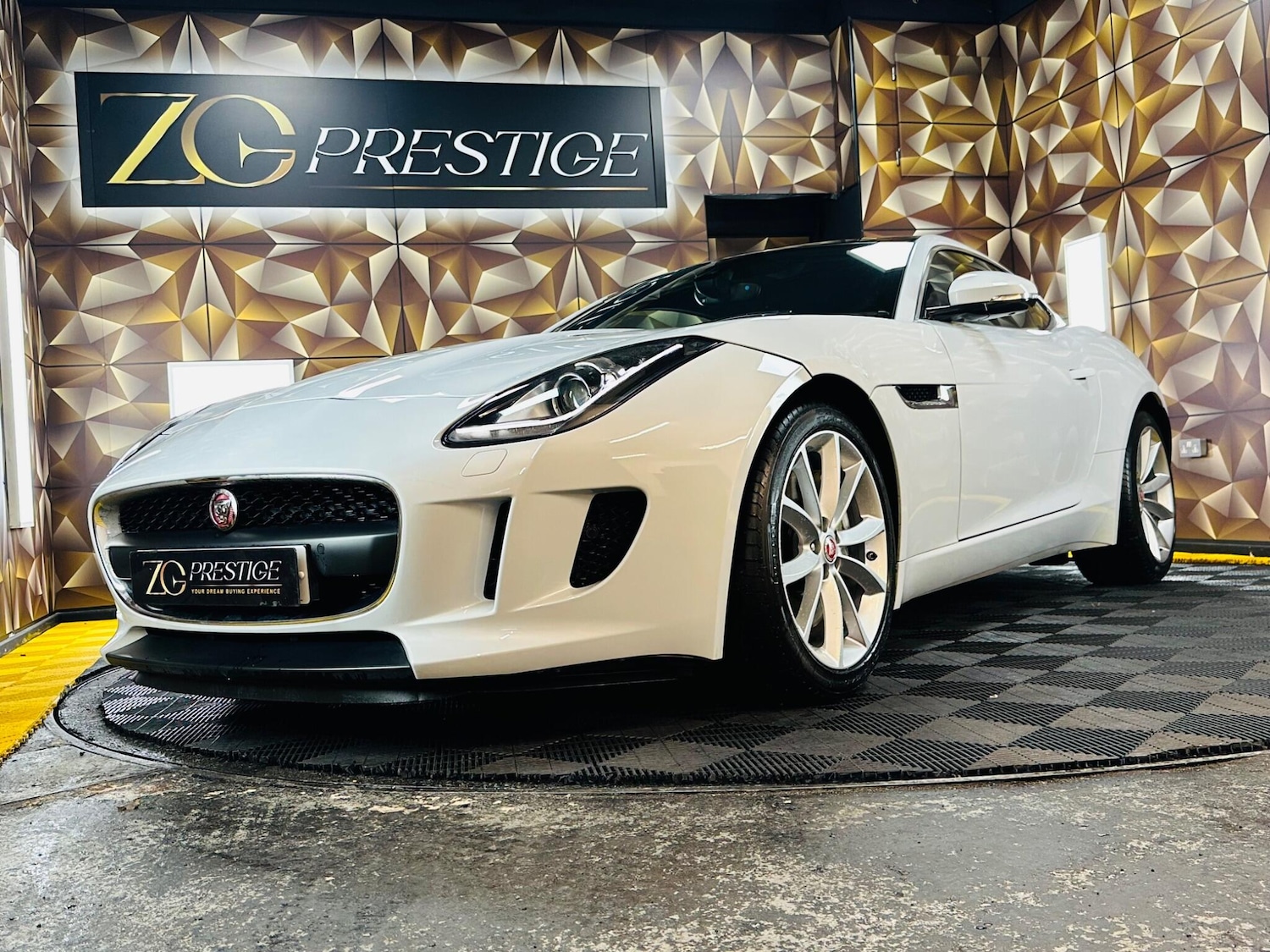Used Jaguar F-Type 2015 for sale - 77793563: Photo 40