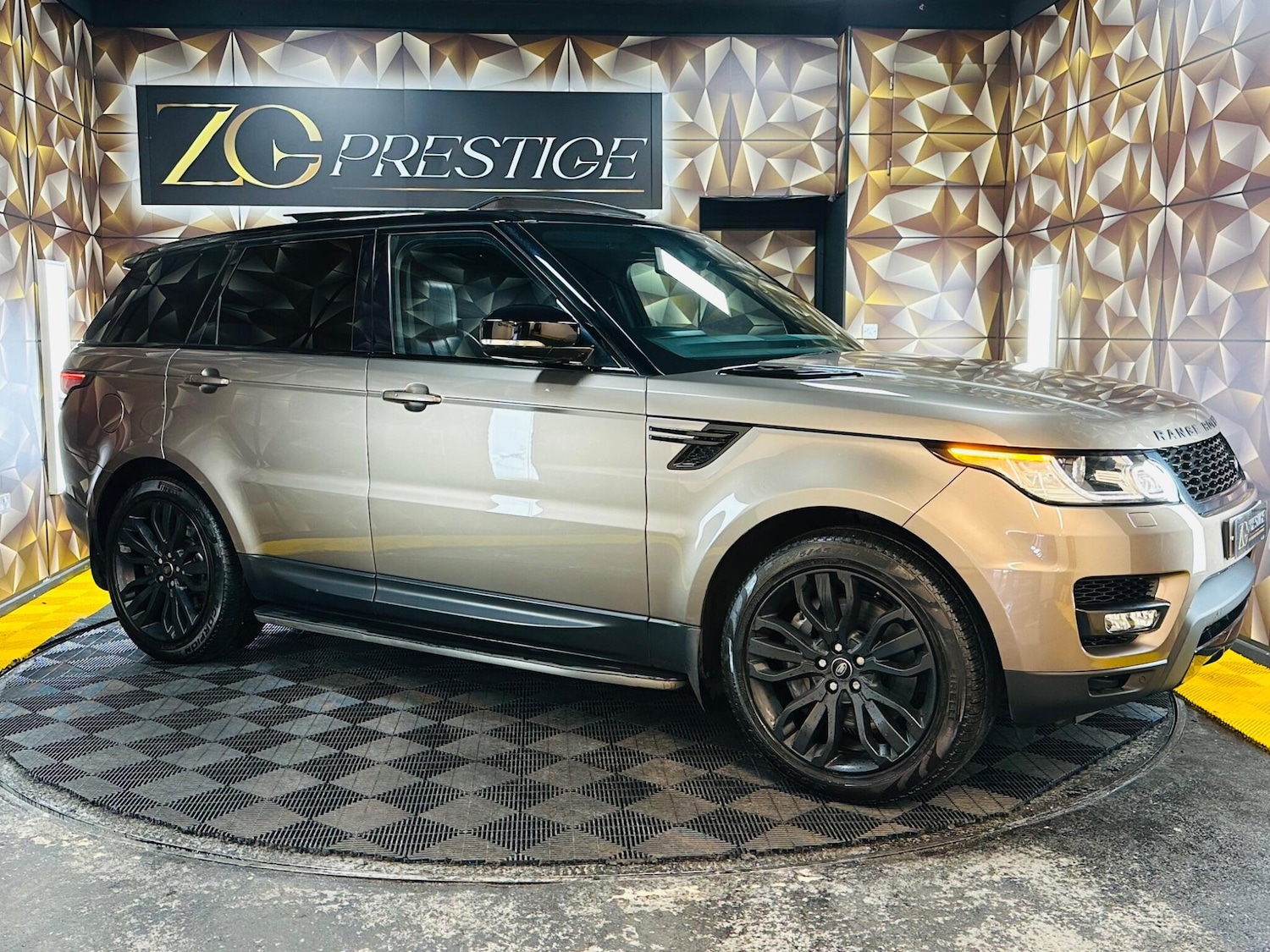 Used Land Rover Range Rover Sport 2016 for sale - 77737415: Photo 1