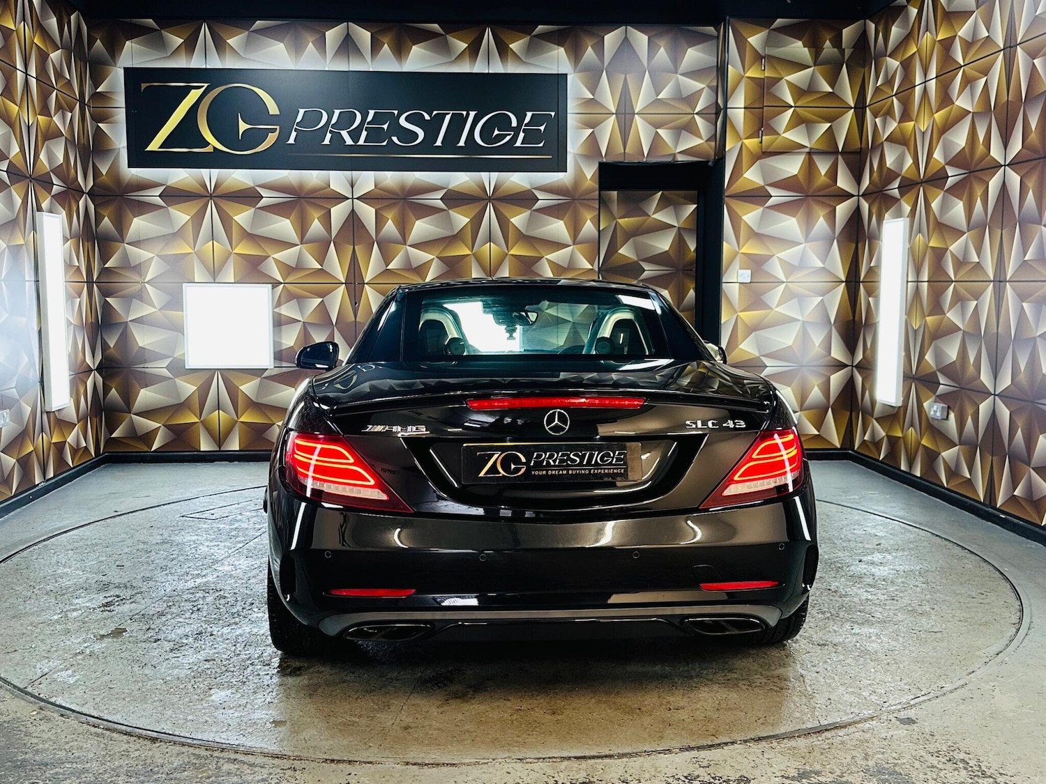 Used Mercedes-Benz SLC 2016 for sale - 76538814: Photo 11