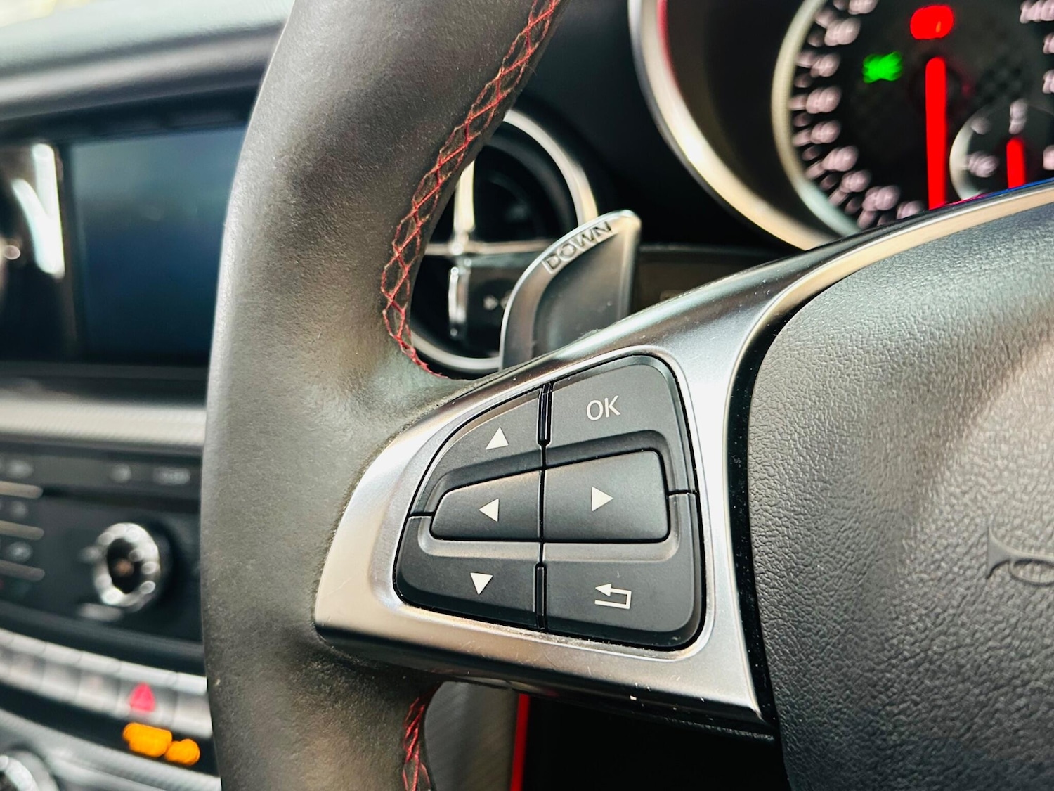 Used Mercedes-Benz SLC 2016 for sale - 76538814: Photo 51