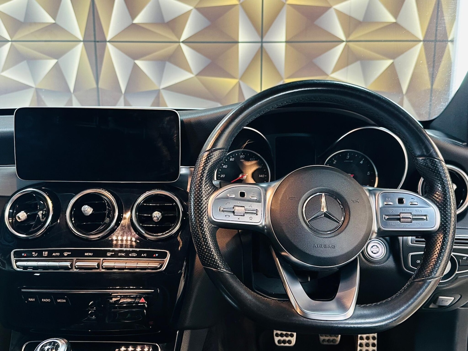 Used Mercedes-Benz C Class 2019 for sale - 77255173: Photo 46