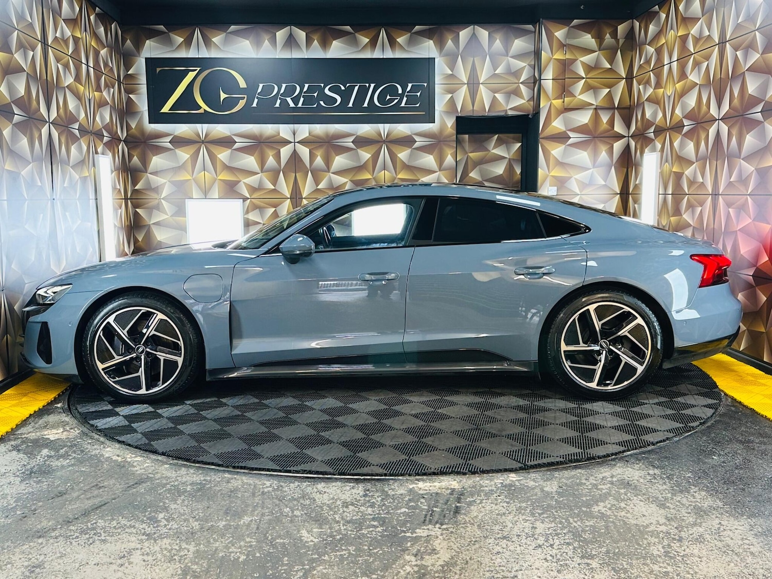 Used Audi e-tron GT 2022 for sale - 78006448: Photo 11