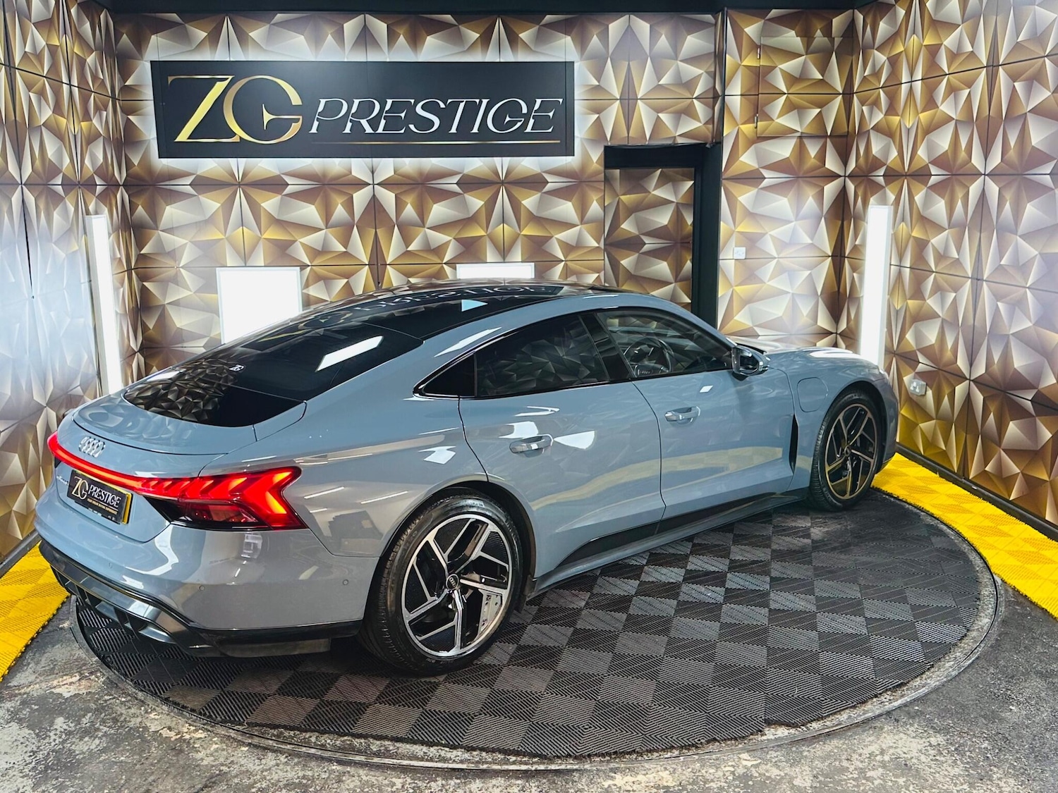 Used Audi e-tron GT 2022 for sale - 78006448: Photo 7