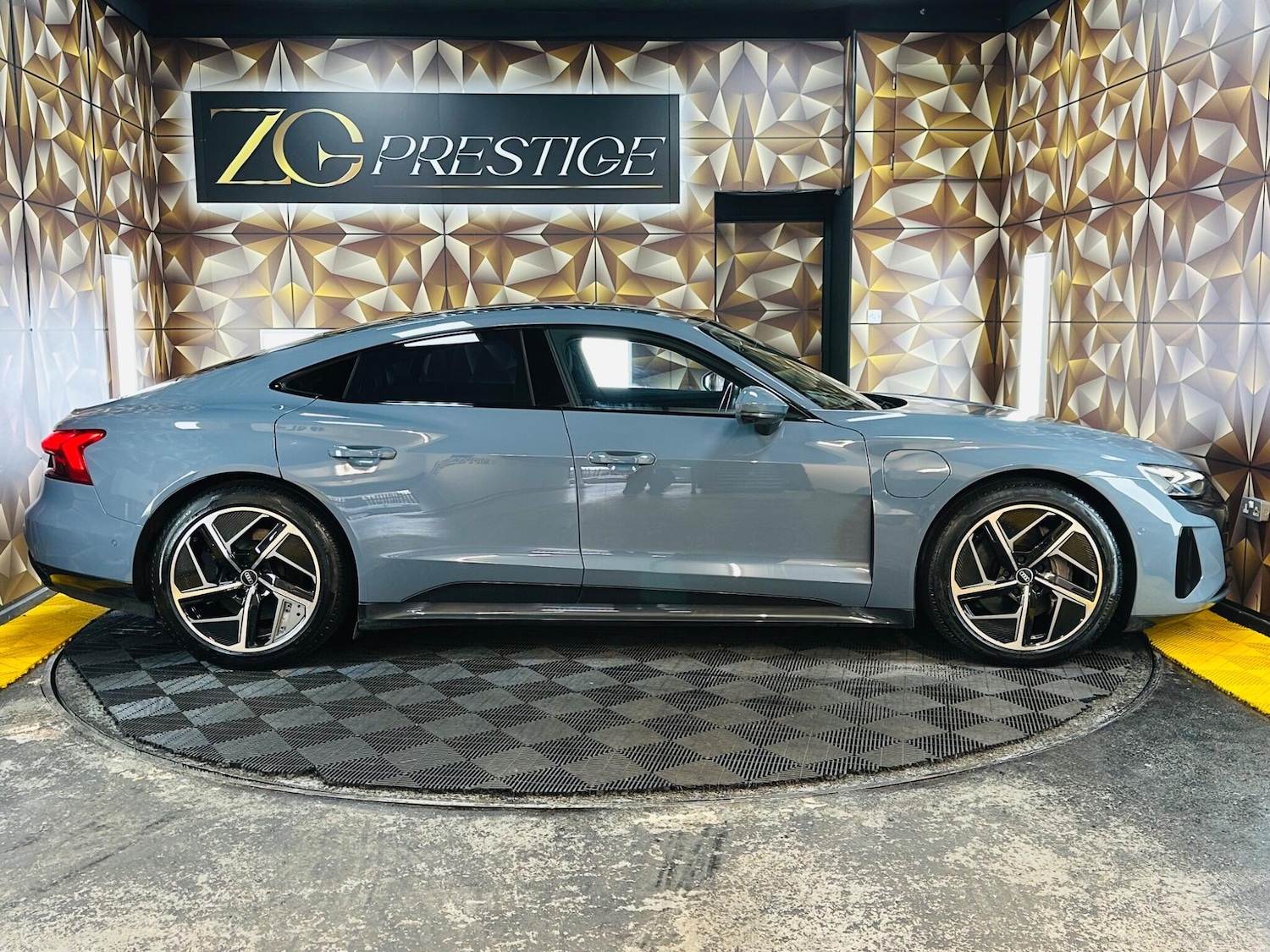 Used Audi e-tron GT 2022 for sale - 78006448: Photo 9