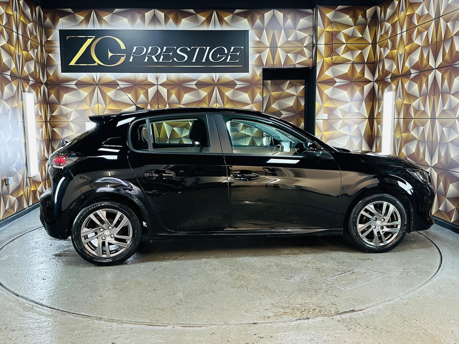 Used Peugeot 208 2022 for sale - 76539180: Photo 8