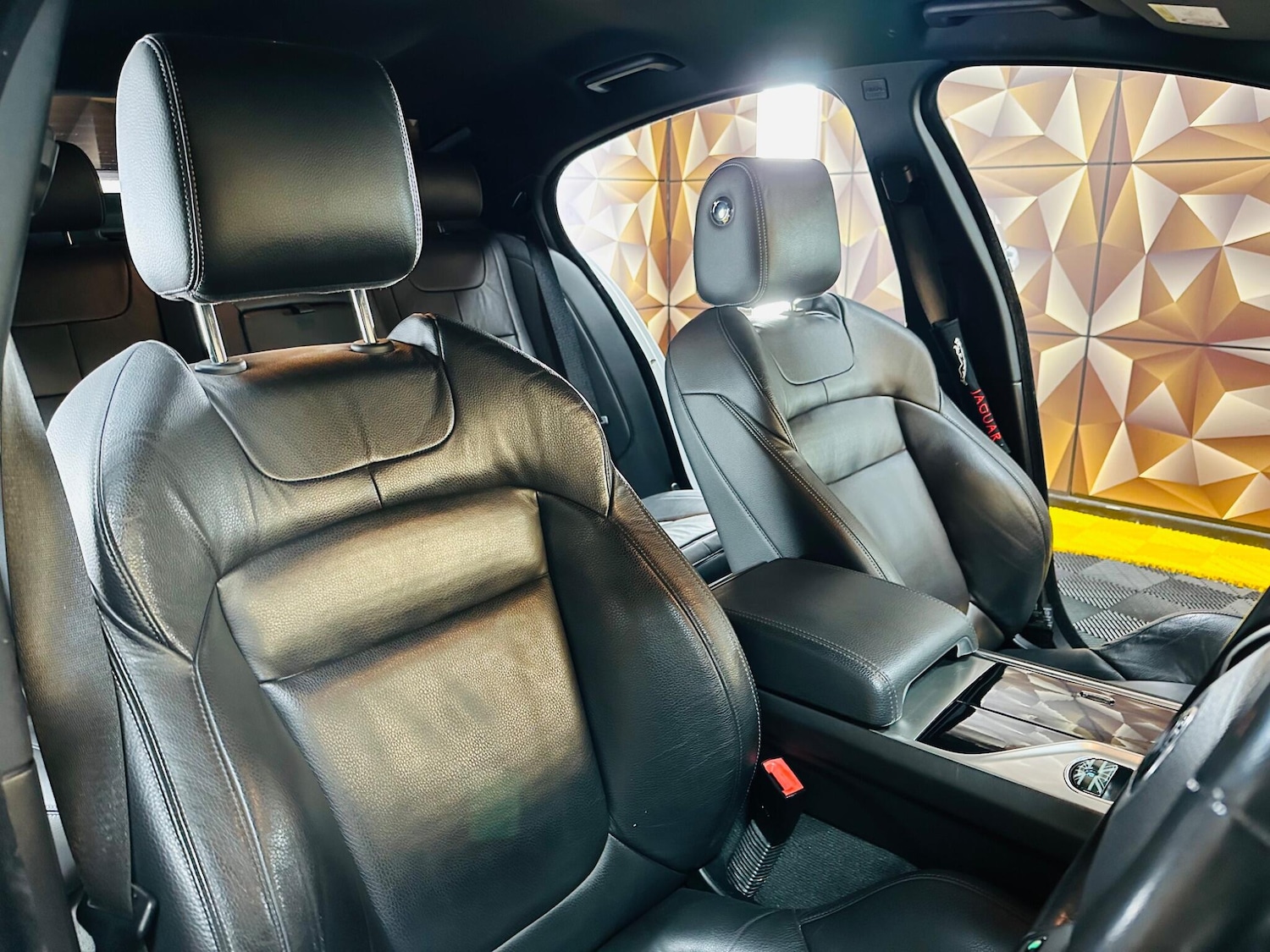 Used Jaguar XF 2015 for sale - 77131908: Photo 10