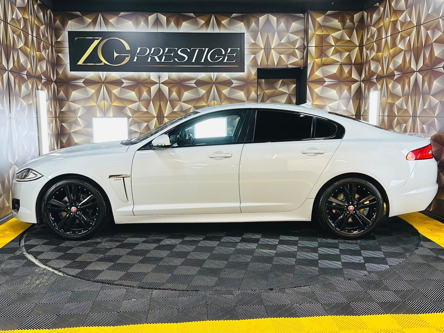 Used Jaguar XF 2015 for sale - 77131908: Photo 11