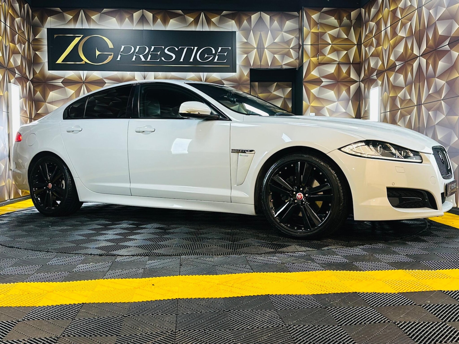 Used Jaguar XF 2015 for sale - 77131908: Photo 21