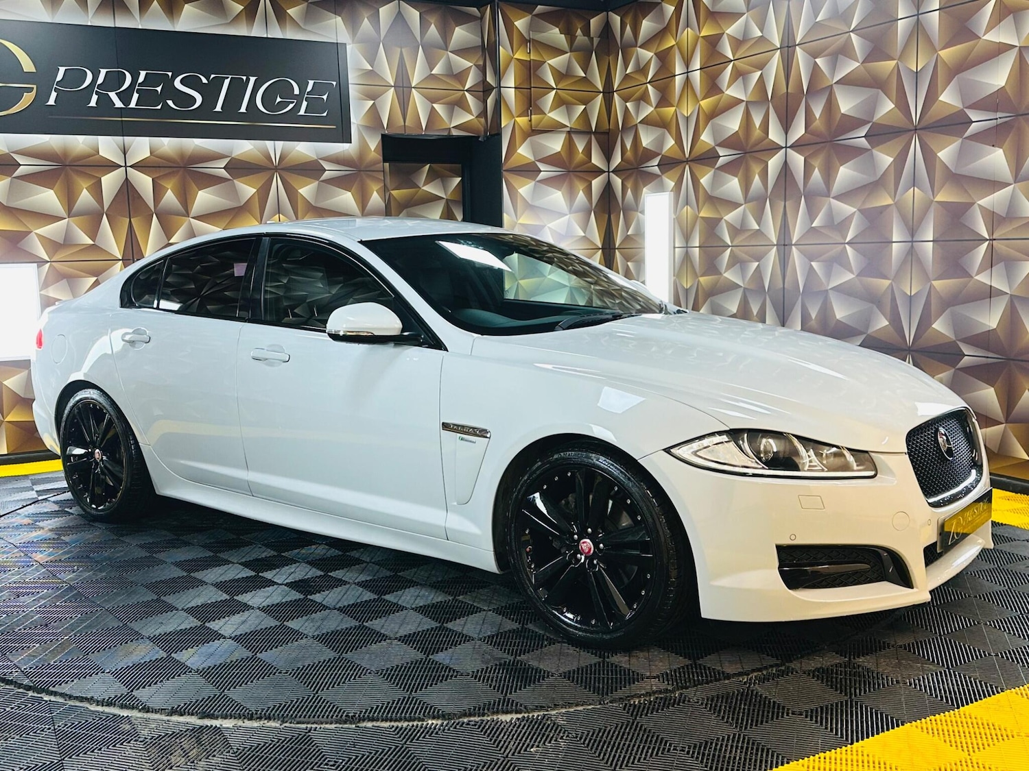 Used Jaguar XF 2015 for sale - 77131908: Photo 29