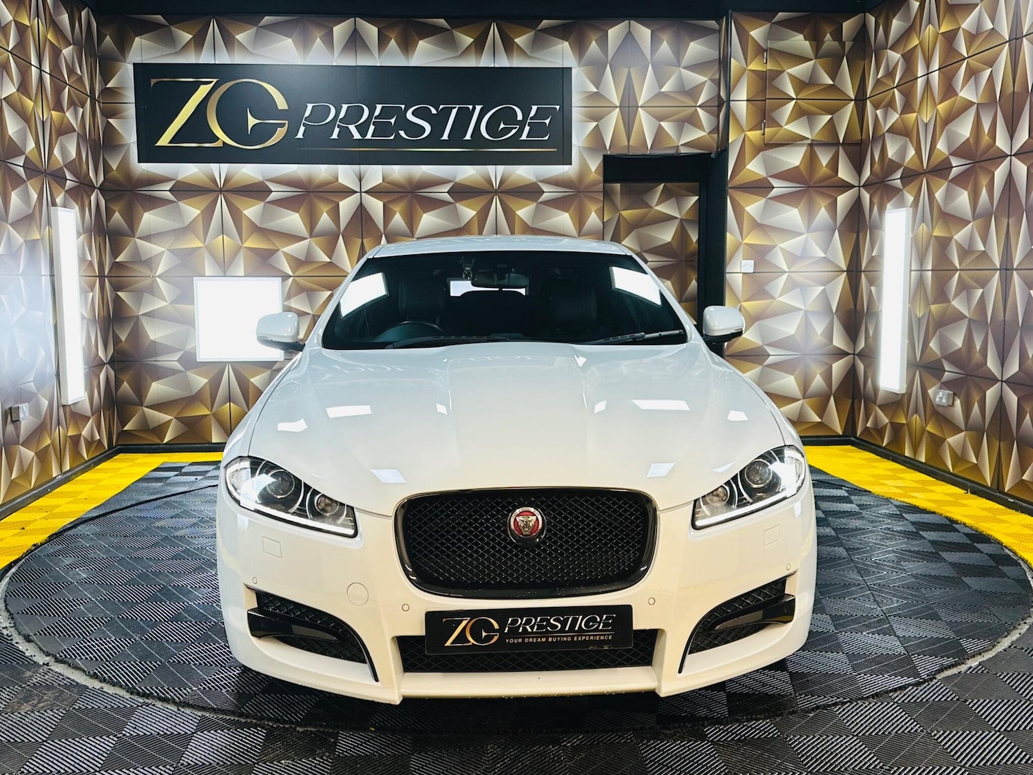 Used Jaguar XF 2015 for sale - 77131908: Photo 3
