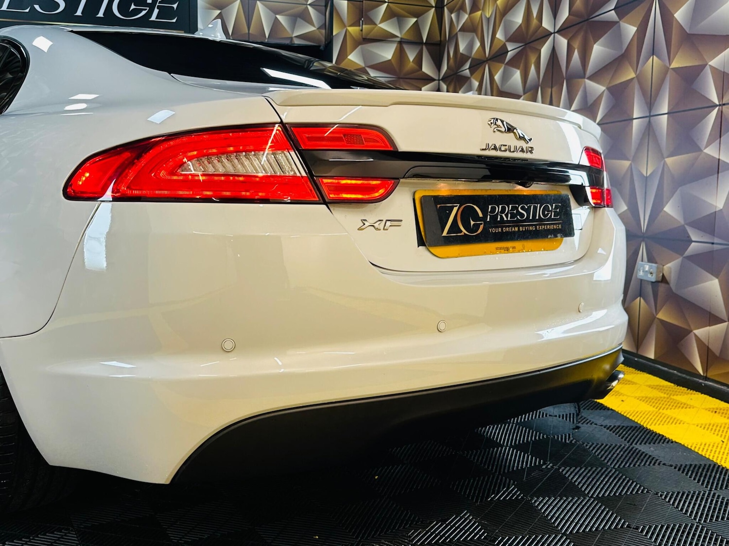 Used Jaguar XF 2015 for sale - 77131908: Photo 31