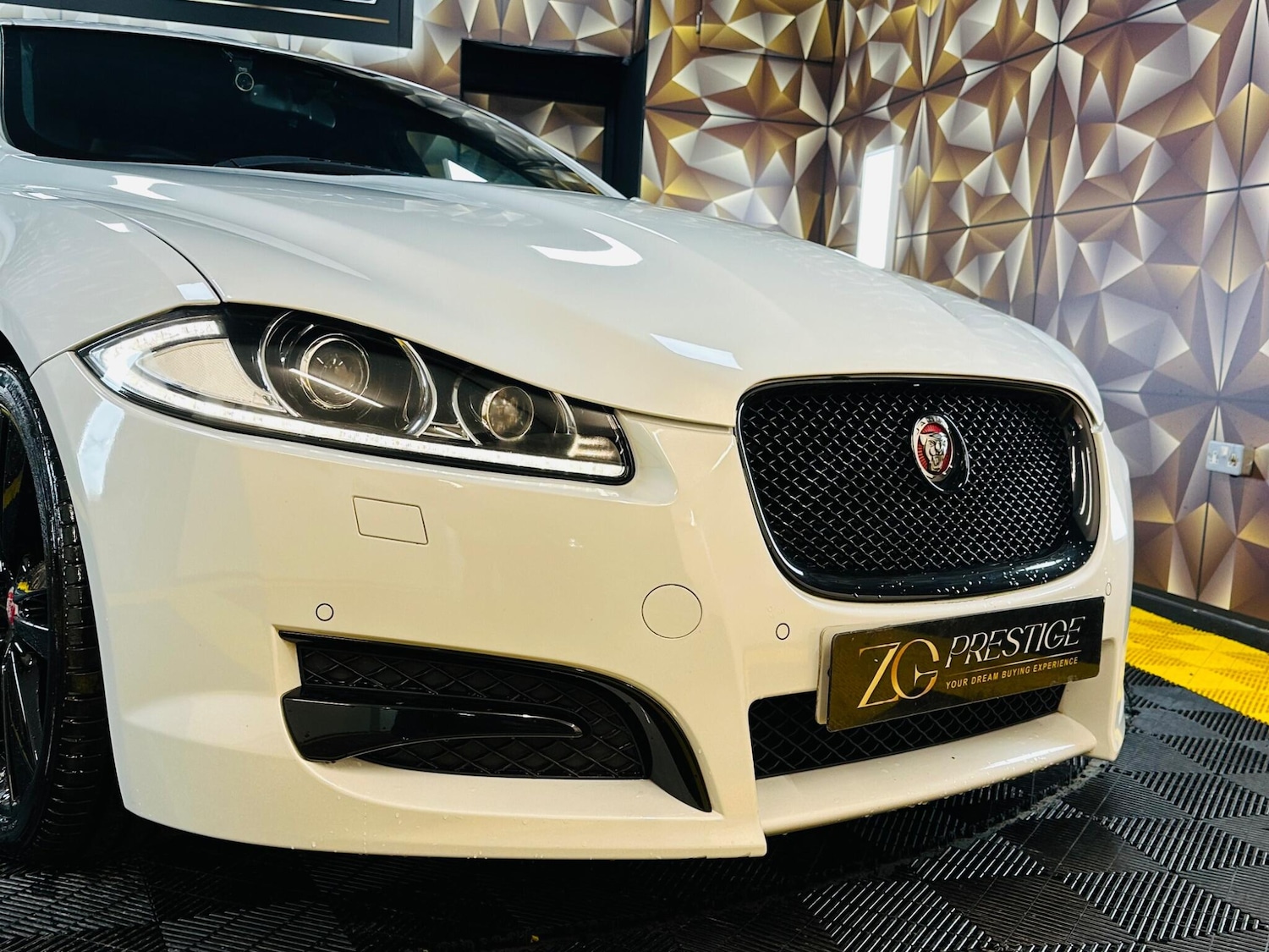 Used Jaguar XF 2015 for sale - 77131908: Photo 37