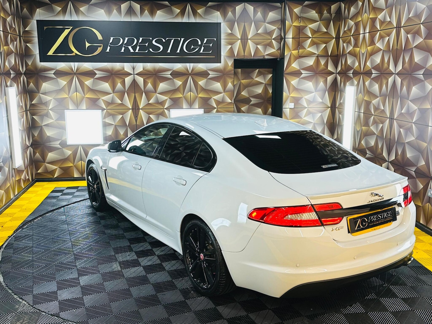 Used Jaguar XF 2015 for sale - 77131908: Photo 38