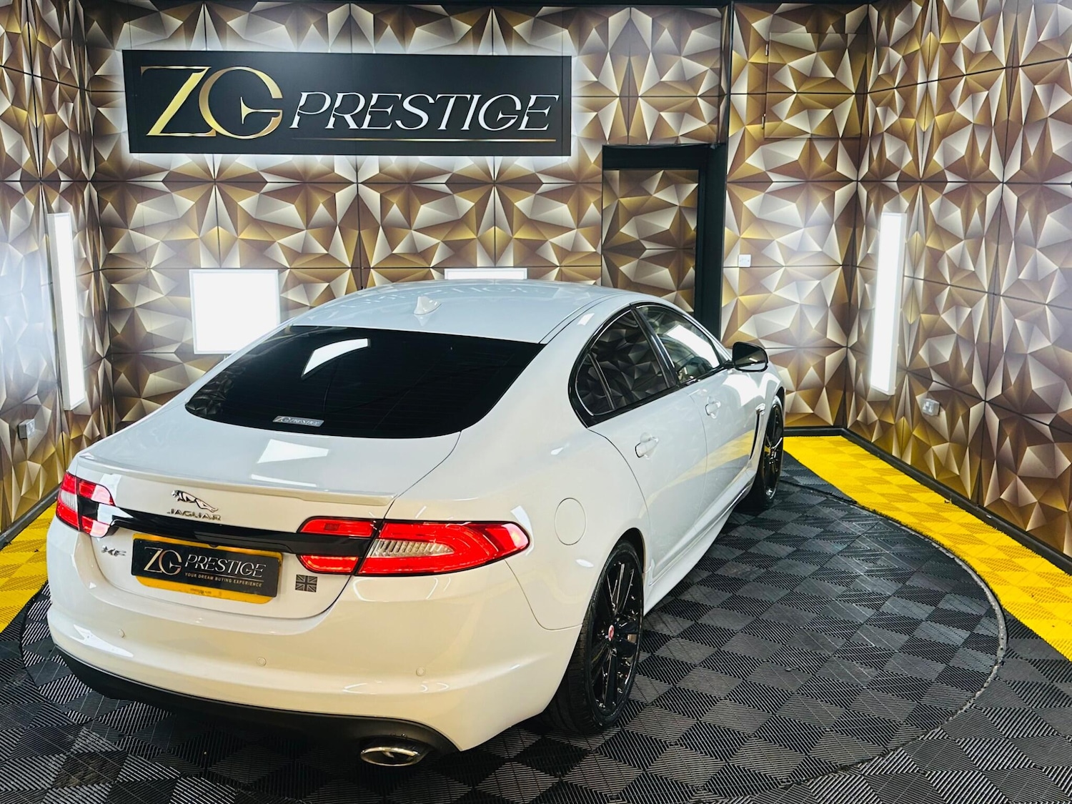 Used Jaguar XF 2015 for sale - 77131908: Photo 42