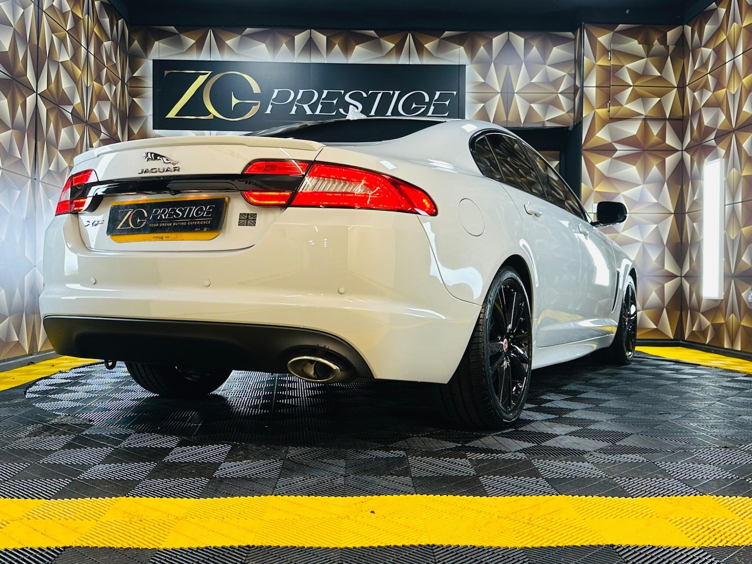 Used Jaguar XF 2015 for sale - 77131908: Photo 46