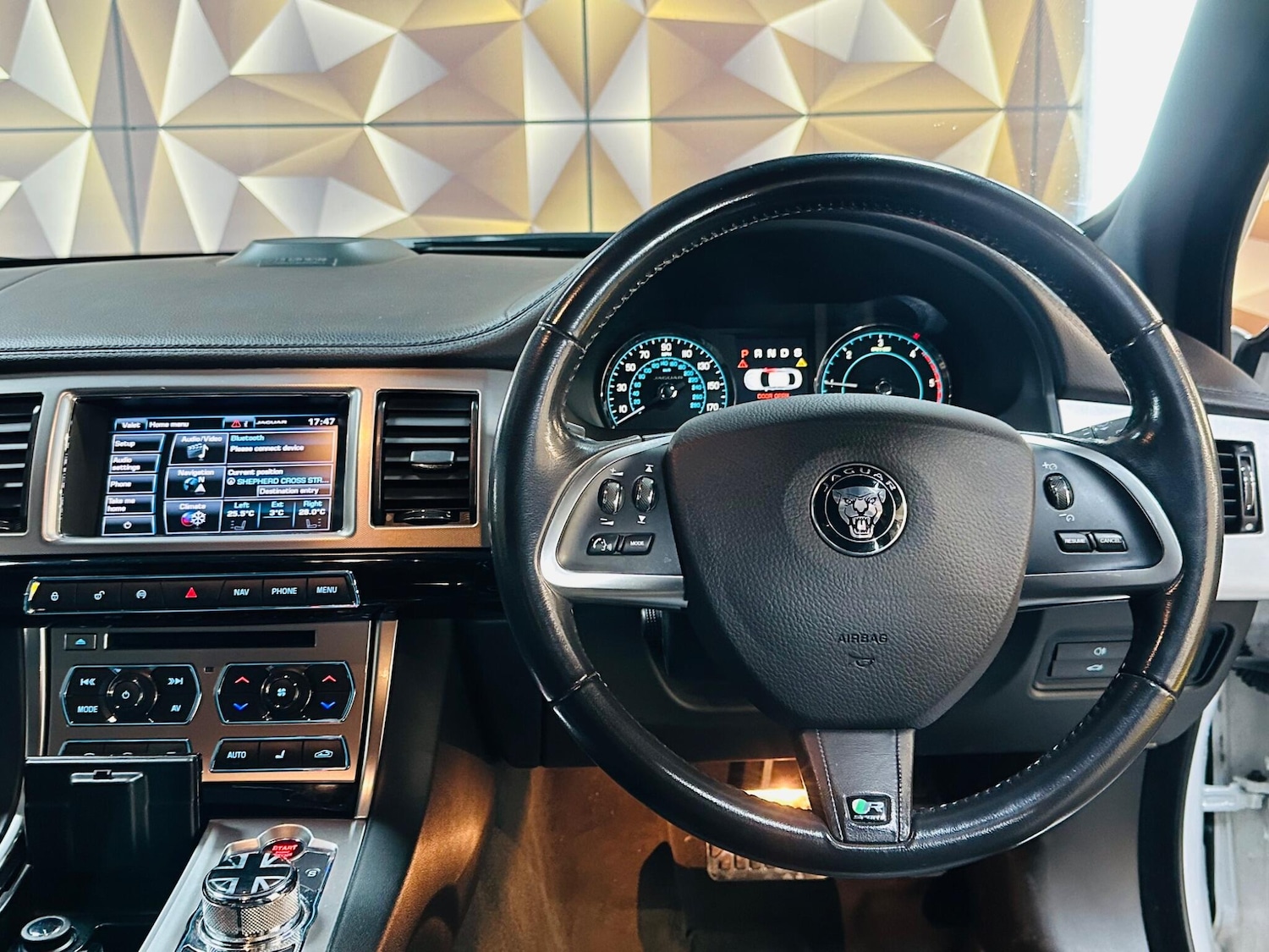 Used Jaguar XF 2015 for sale - 77131908: Photo 49