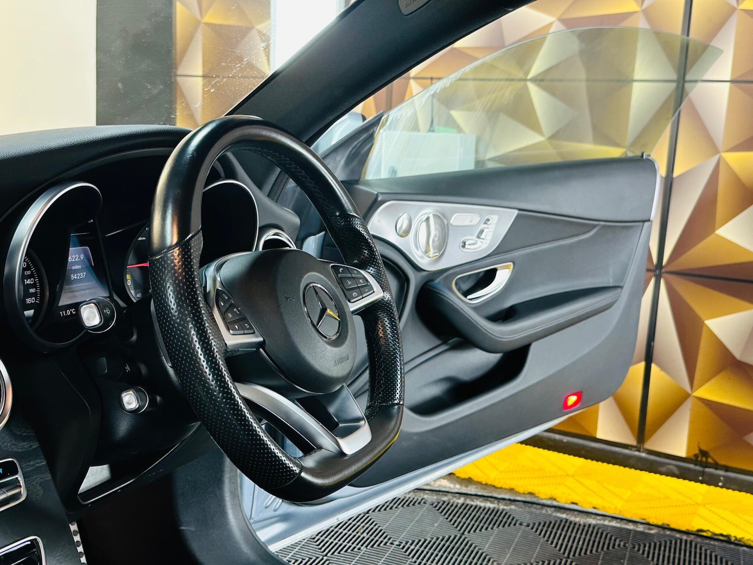 Used Mercedes-Benz C Class for sale - 77924997: Photo 59