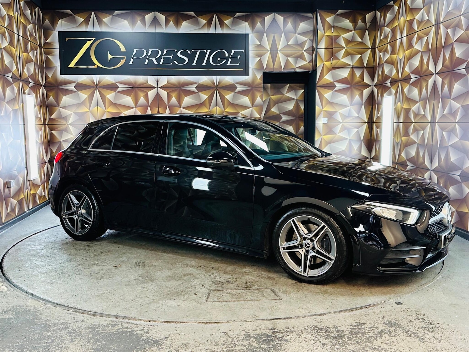 Used Mercedes-Benz A-Class 2019 for sale - 76360614: Photo 1