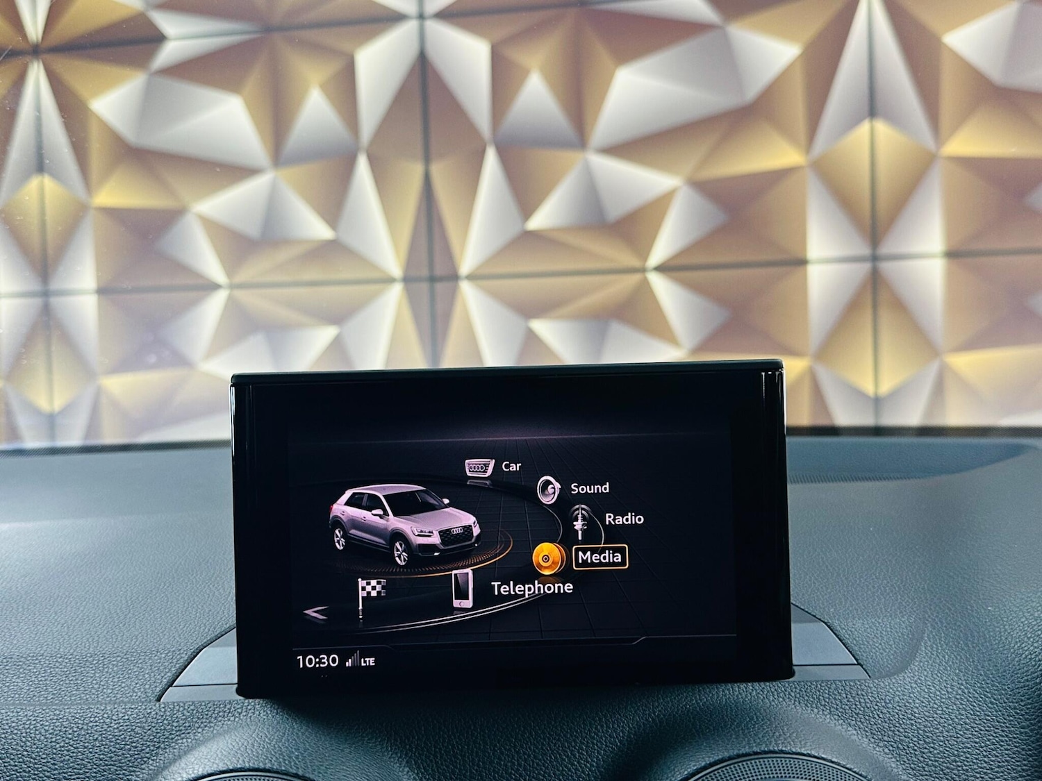 Used Audi Q2 2018 for sale - 76765906: Photo 63