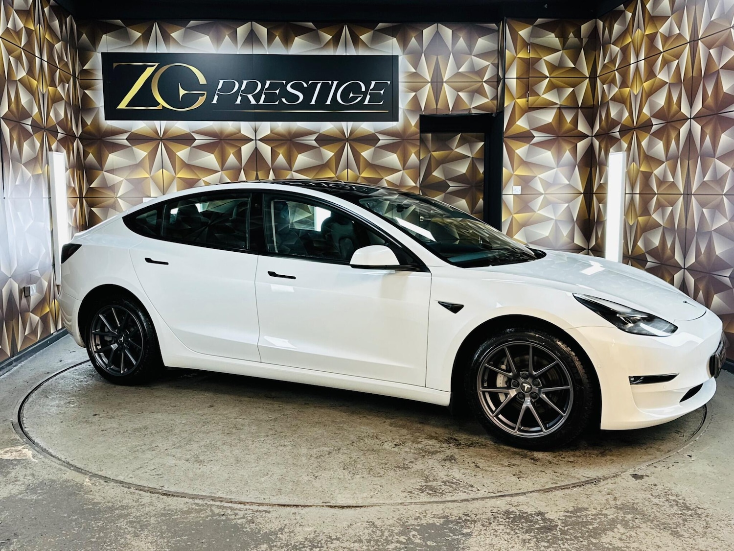 Used Tesla Model 3 2021 for sale - 76926499: Photo 1