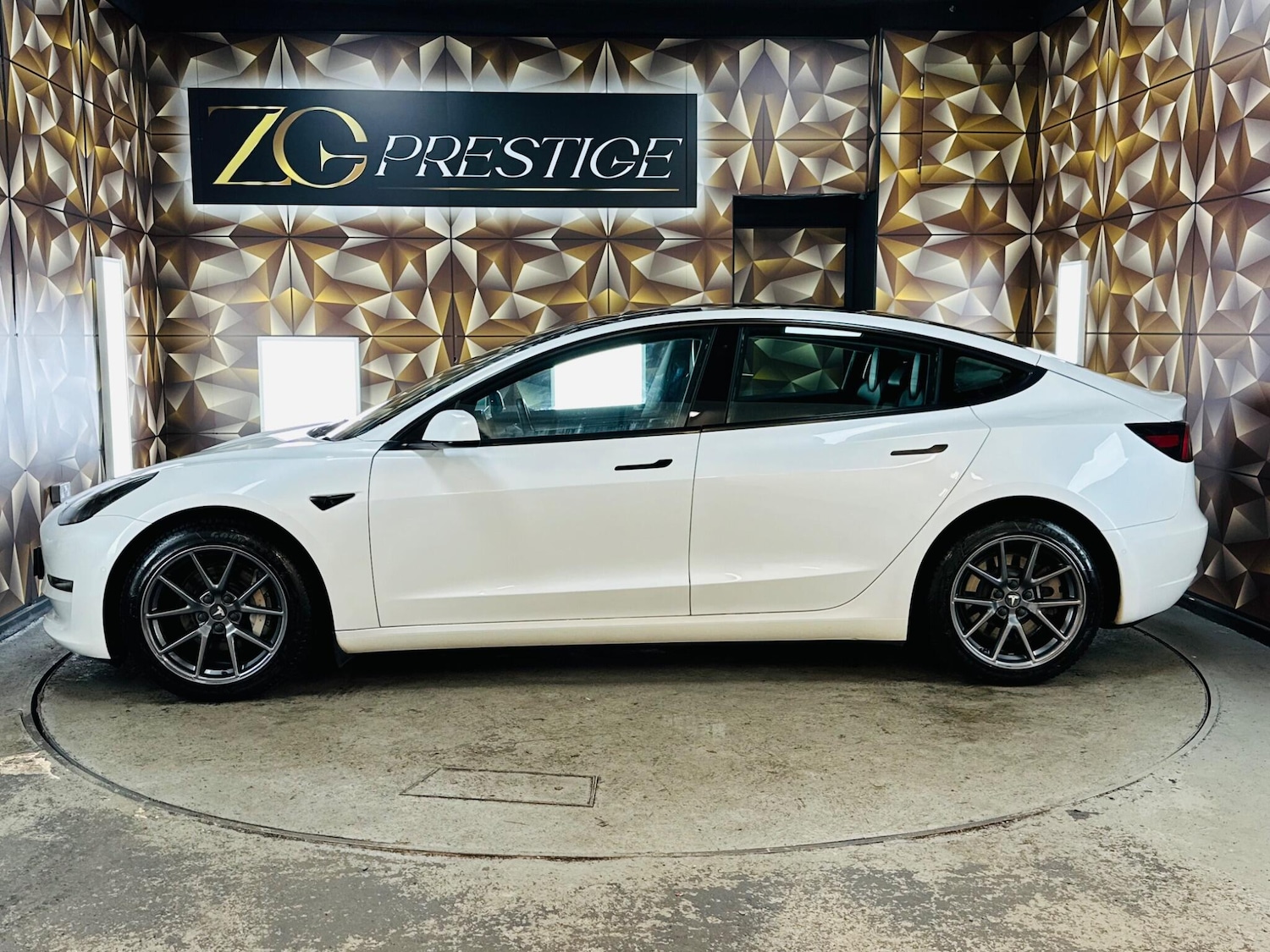 Used Tesla Model 3 2021 for sale - 76926499: Photo 11