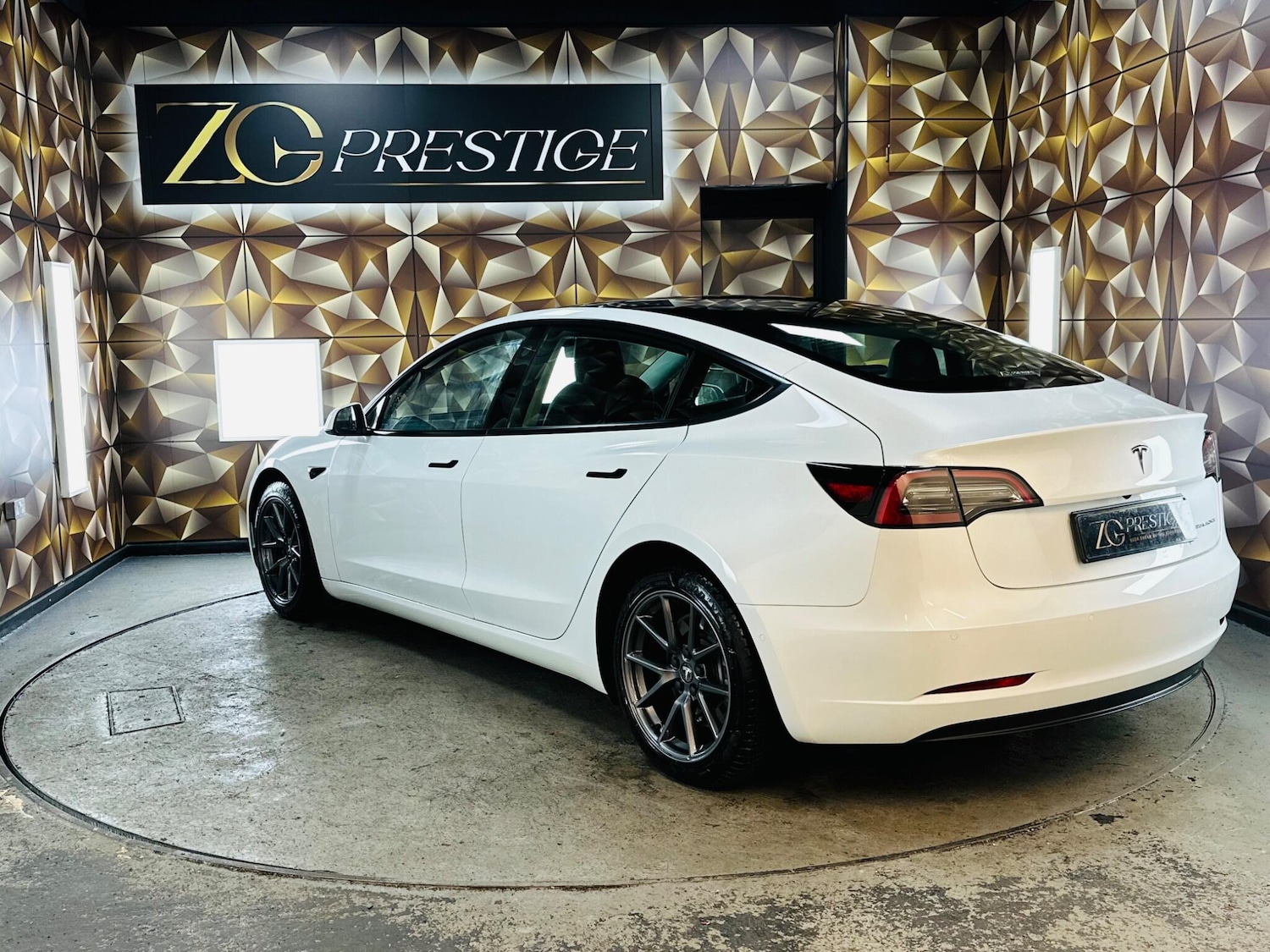 Used Tesla Model 3 2021 for sale - 76926499: Photo 33