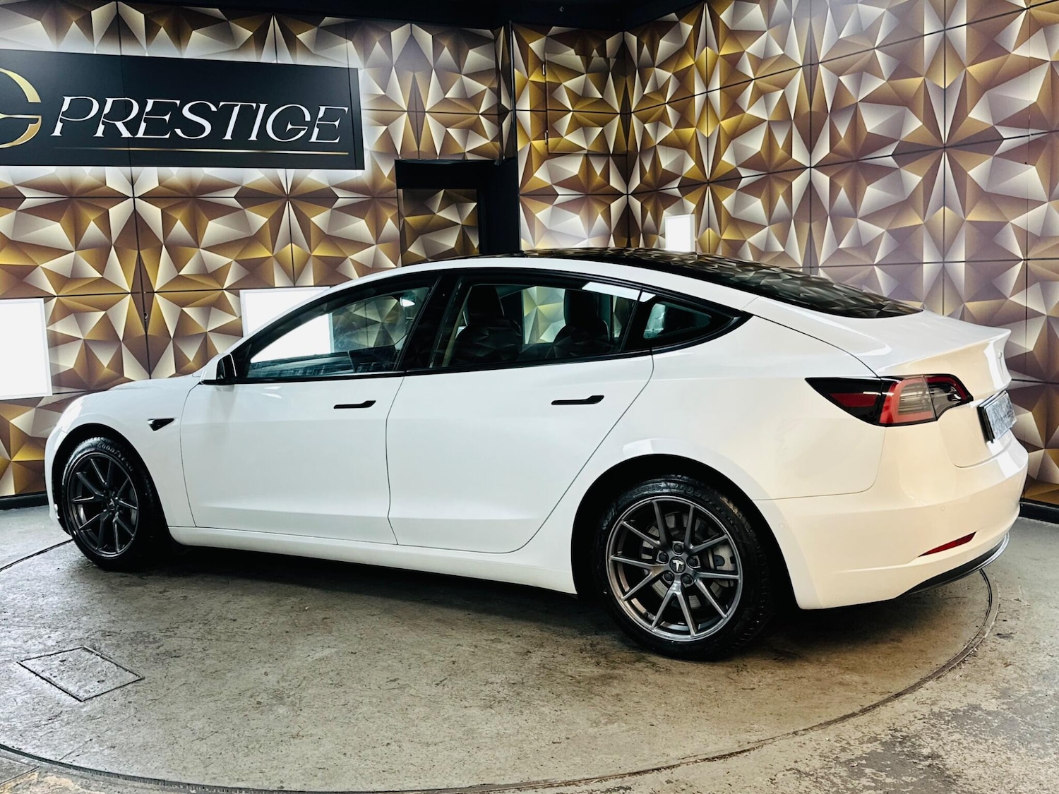 Used Tesla Model 3 2021 for sale - 76926499: Photo 39