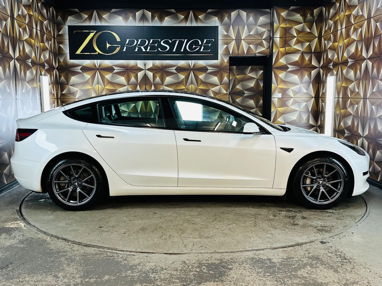 Used Tesla Model 3 2021 for sale - 76926499: Photo 9