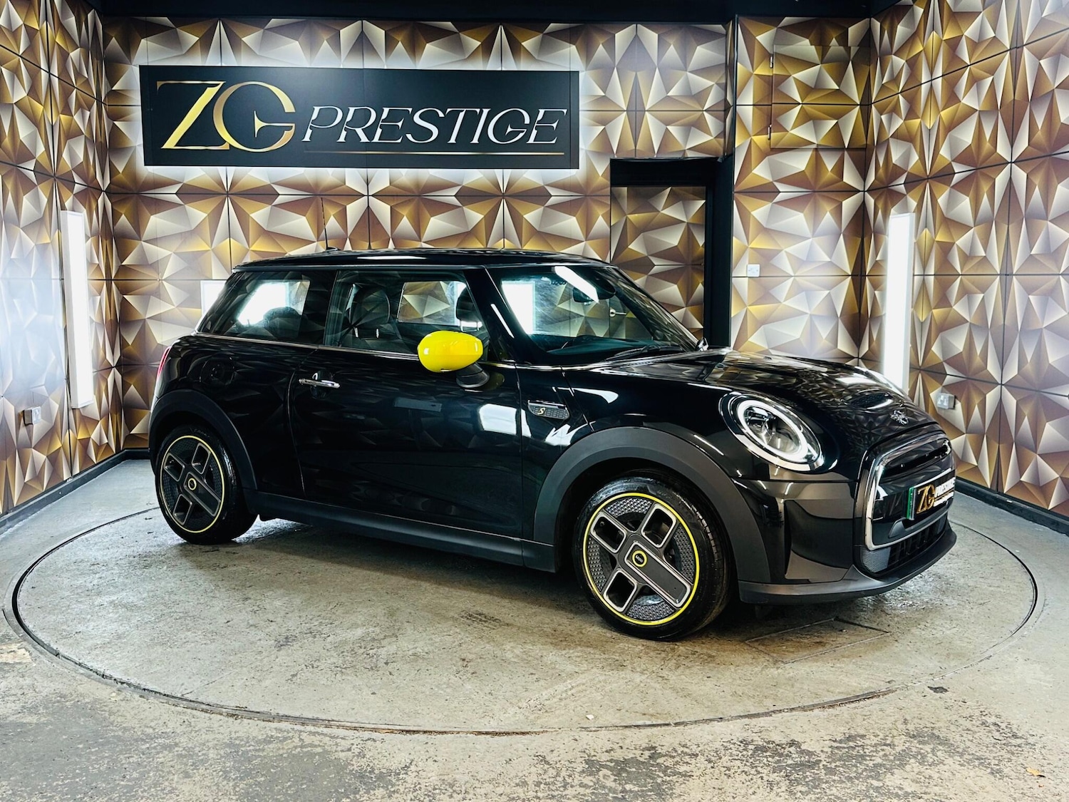 Used MINI Hatch 2022 for sale - 76512714: Photo 1