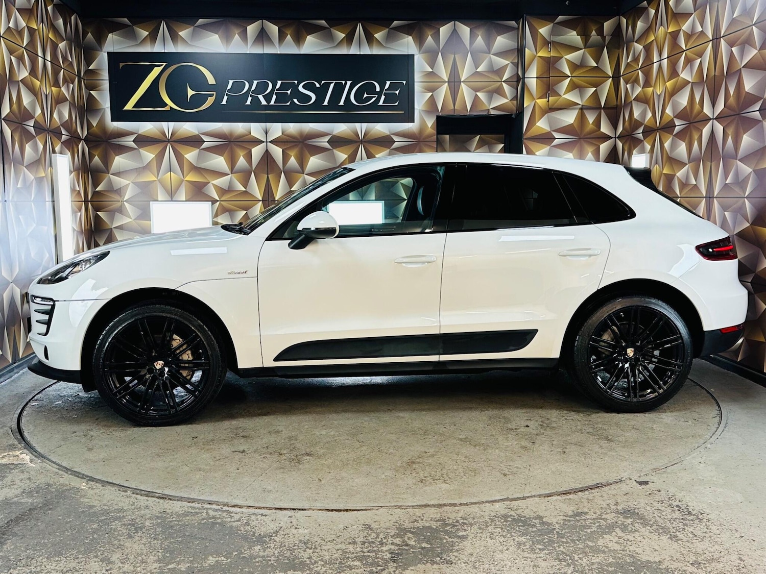 Used Porsche Macan 2015 for sale - 76824524: Photo 11