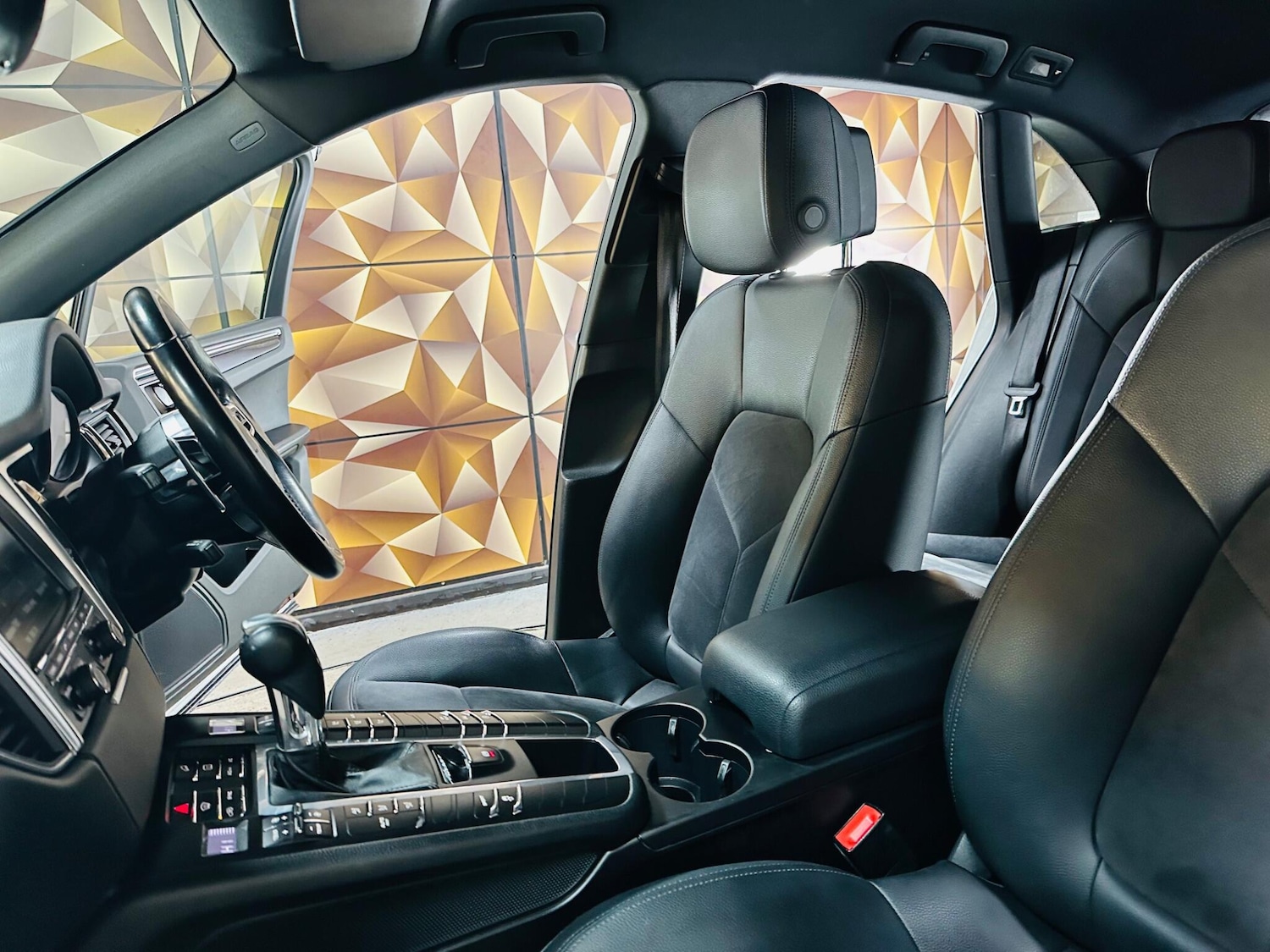 Used Porsche Macan 2015 for sale - 76824524: Photo 4